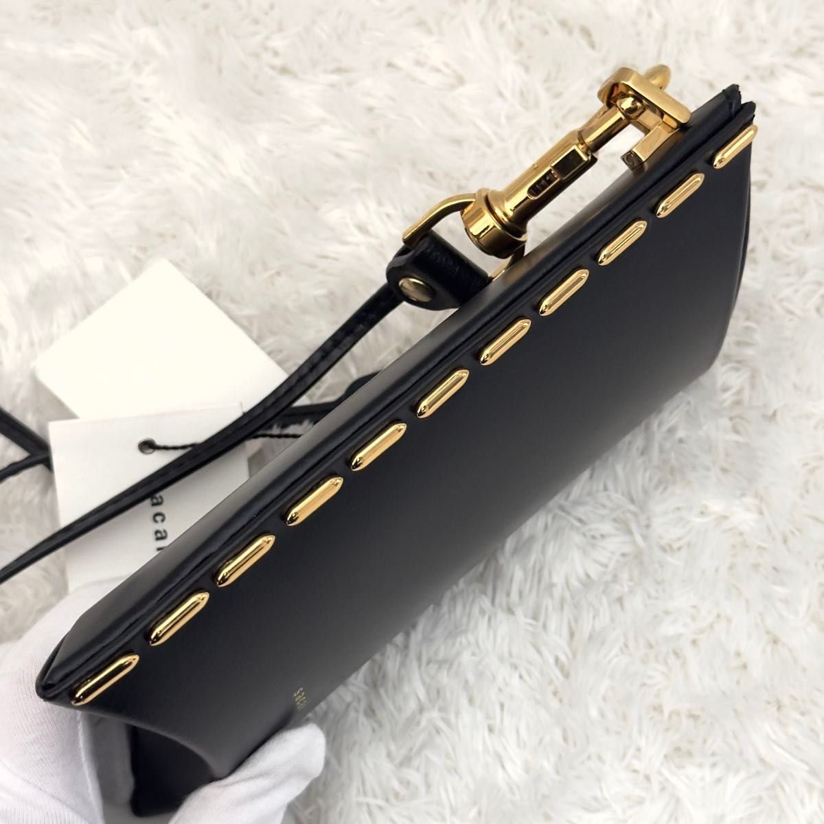 極美品 sacai ショルダーバッグ ゴールド金具 ピローボックス 黒 極美品 sacai ショルダーバッグ ゴールド金具 ピローボックス 黒