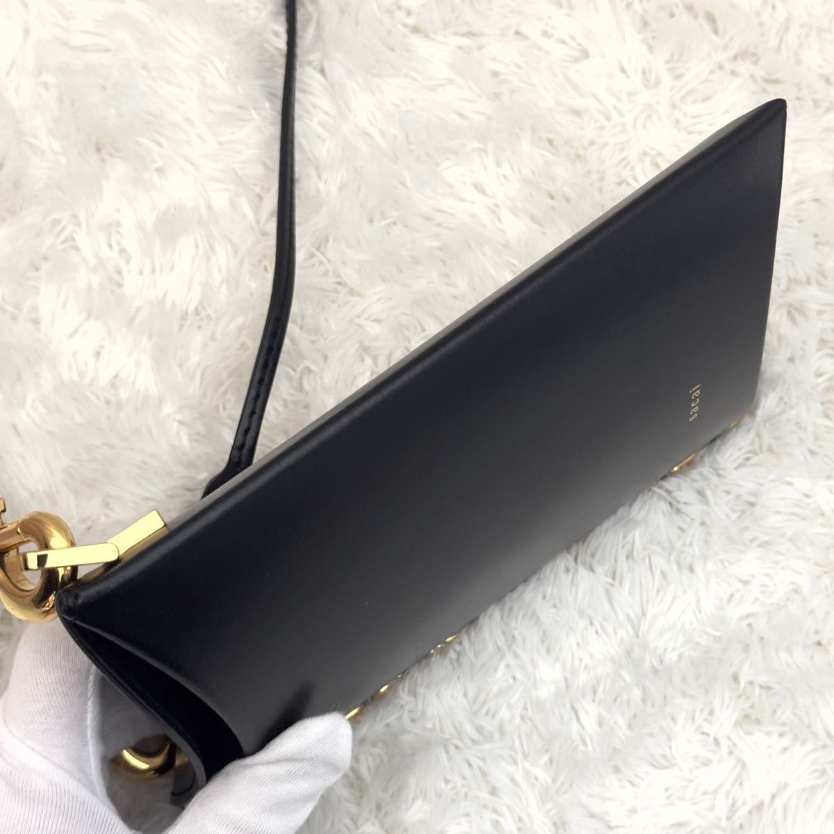 極美品 sacai ショルダーバッグ ゴールド金具 ピローボックス 黒 極美品 sacai ショルダーバッグ ゴールド金具 ピローボックス 黒