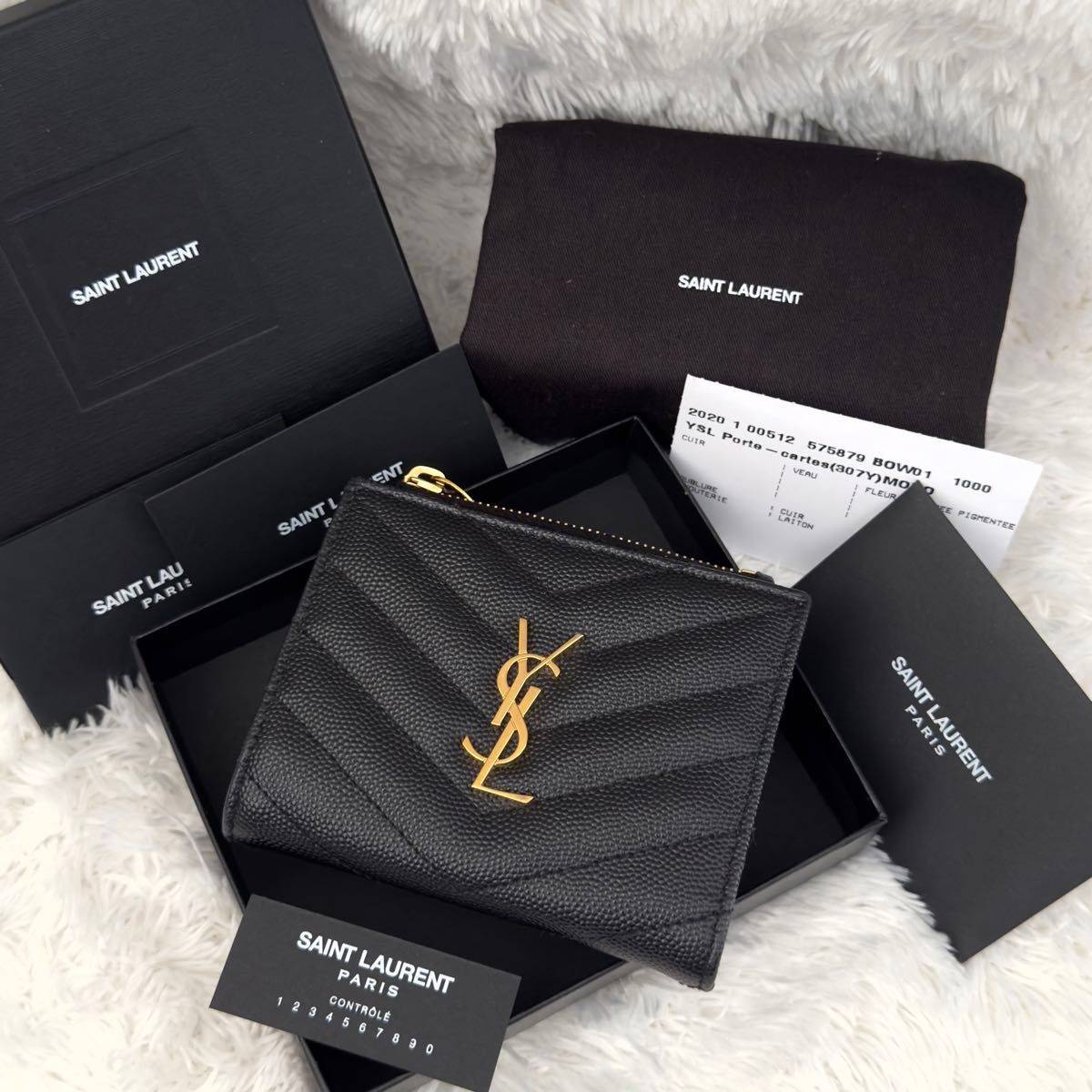 極上美品 サンローラン Saint Laurent 財布 カサンドラ V 極上美品 サンローラン Saint Laurent 財布 カサンドラ V