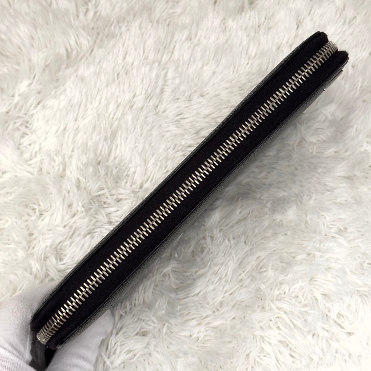 極上美品 PRADA プラダ サフィアーノ 財布 ラウンドファスナー 極上美品 PRADA プラダ サフィアーノ 財布 ラウンドファスナー