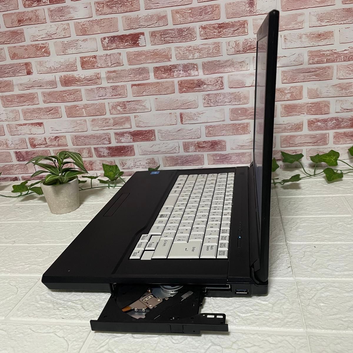 中古富士通500GB メモリ8GB A576/P Win11 Office ノートパソコン 中古富士通500GB メモリ8GB A576/P Win11 Office ノートパソコン
