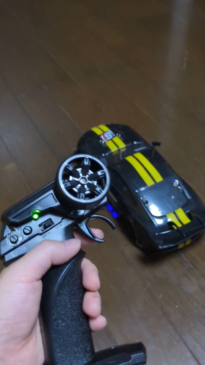 ラジコンカー 1/16スケール ホイラータイプリモコン