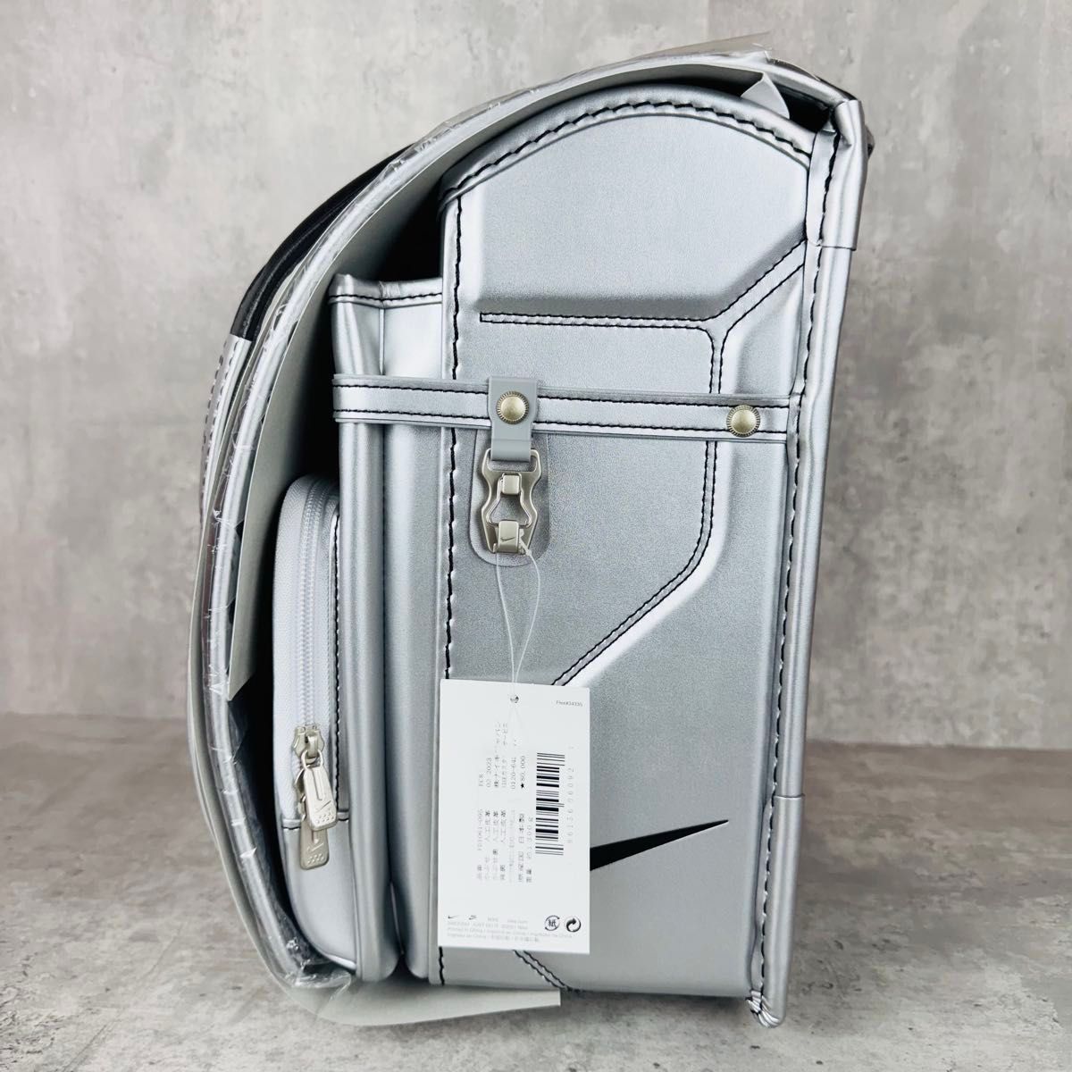 展示品 NIKE ナイキ ランドセル シルバー ブラック 激レア 人気 展示品 NIKE ナイキ ランドセル シルバー ブラック 激レア 人気