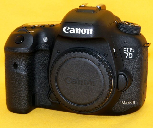 Yahoo!オークション - 一発即決 キャノン「EOS 7D Mark II Yahoo!オークション - 一発即決 キャノン「EOS 7D Mark II