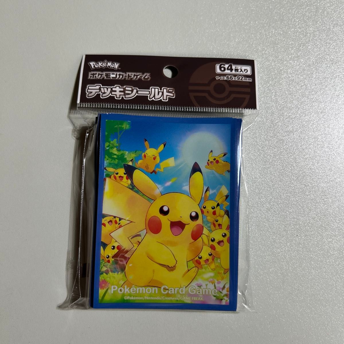 ポケカ 公式 スリーブ ピカチュウ大集合 デッキシールド ポケカ 公式 スリーブ ピカチュウ大集合 デッキシールド