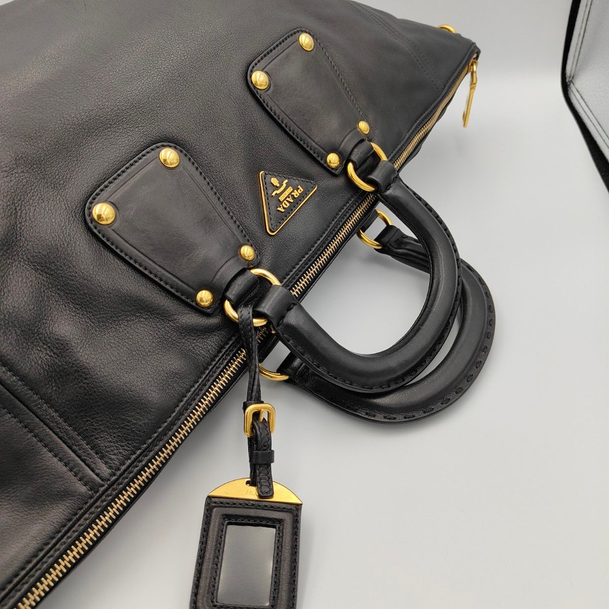美品 Gカード付 プラダ オールレザー ハンドバッグ ブランドタグ 美品 Gカード付 プラダ オールレザー ハンドバッグ ブランドタグ