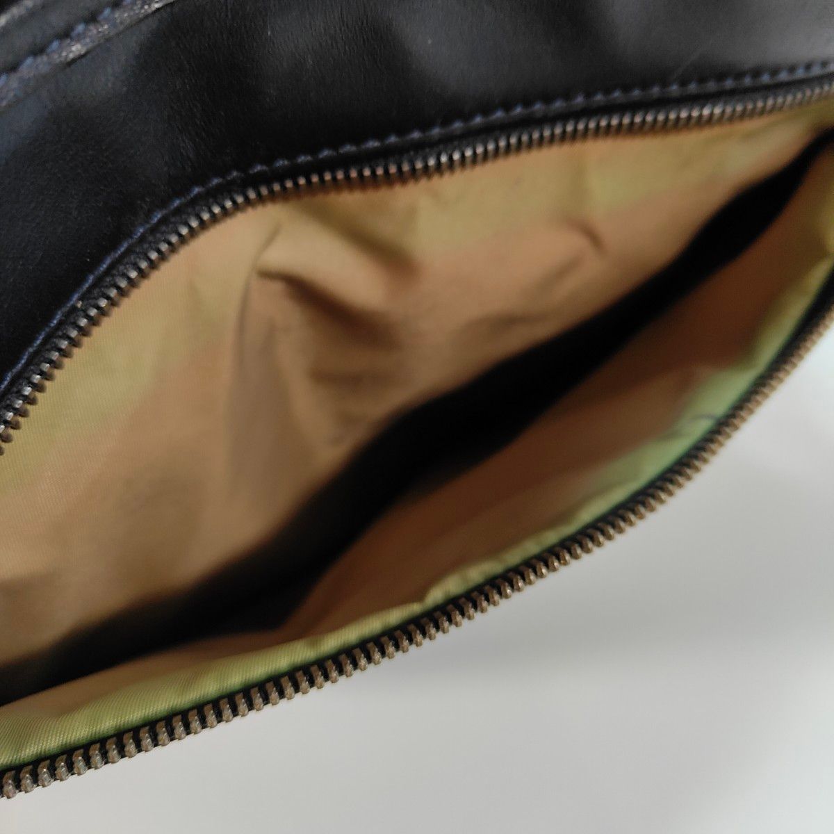 美品 ラナイトランジット レザー ショルダーバッグ ハワイ 美品 ラナイトランジット レザー ショルダーバッグ ハワイ
