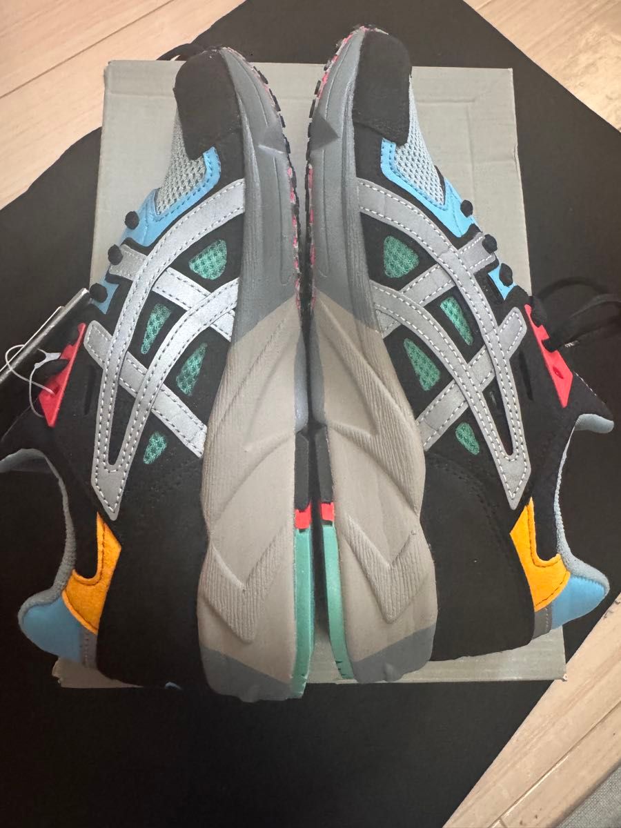 希少入手困難Vivienne Westwood × Asics Tiger 限定 スニーカー 希少入手困難Vivienne Westwood × Asics Tiger 限定 スニーカー