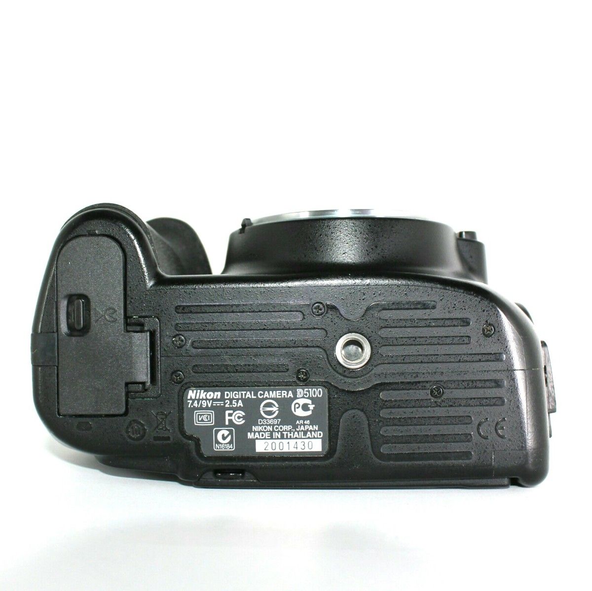 Nikon D5100 デジタル一眼レフカメラ ボディー 難あり完動品 Nikon D5100 デジタル一眼レフカメラ ボディー 難あり完動品