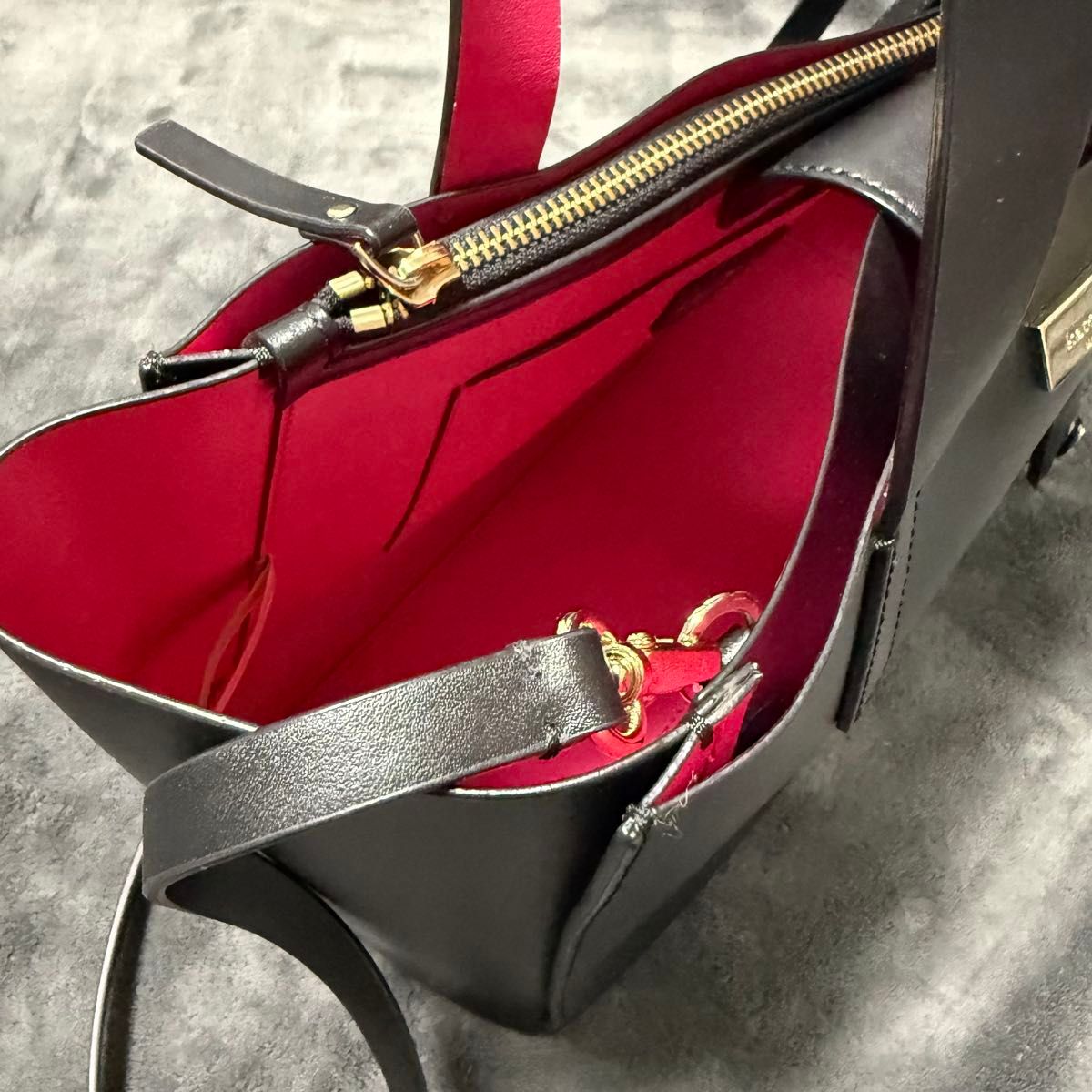 美品 kate spade A4 大容量 レザー 2WAY トートバッグ 黒 美品 kate spade A4 大容量 レザー 2WAY トートバッグ 黒