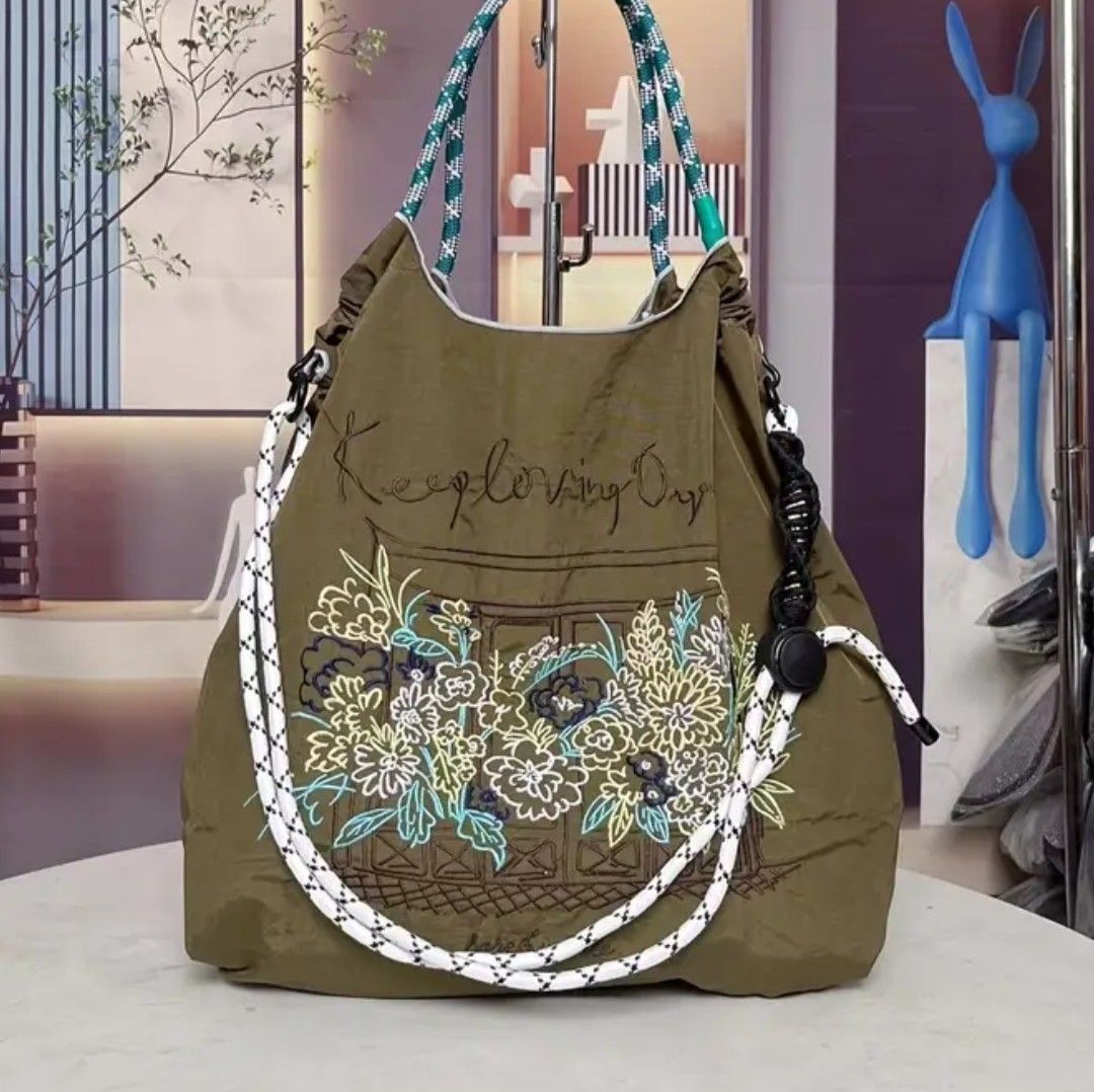 刺繍エコバッグ アーミーグリーン ストラップ付き Mサイズ お花 刺繍エコバッグ アーミーグリーン ストラップ付き Mサイズ お花