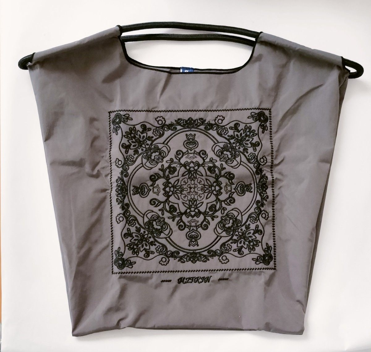 刺繍エコバッグ ダークグレー ストラップ付き Mサイズ バンダナ 刺繍エコバッグ ダークグレー ストラップ付き Mサイズ バンダナ