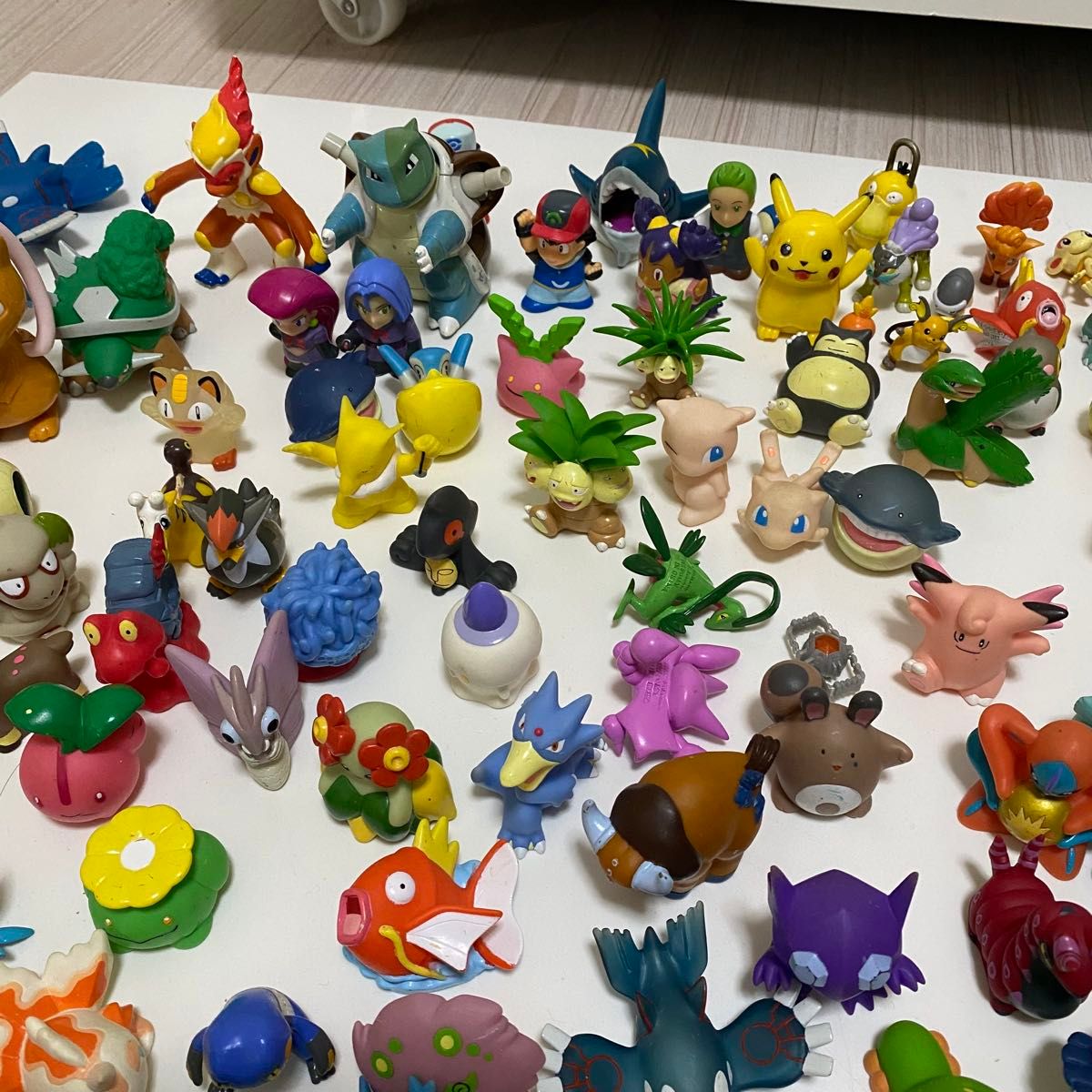 ポケモンキッズ 約340体 大量 指人形 ポケモン ソフビ ポケモンキッズ 約340体 大量 指人形 ポケモン ソフビ