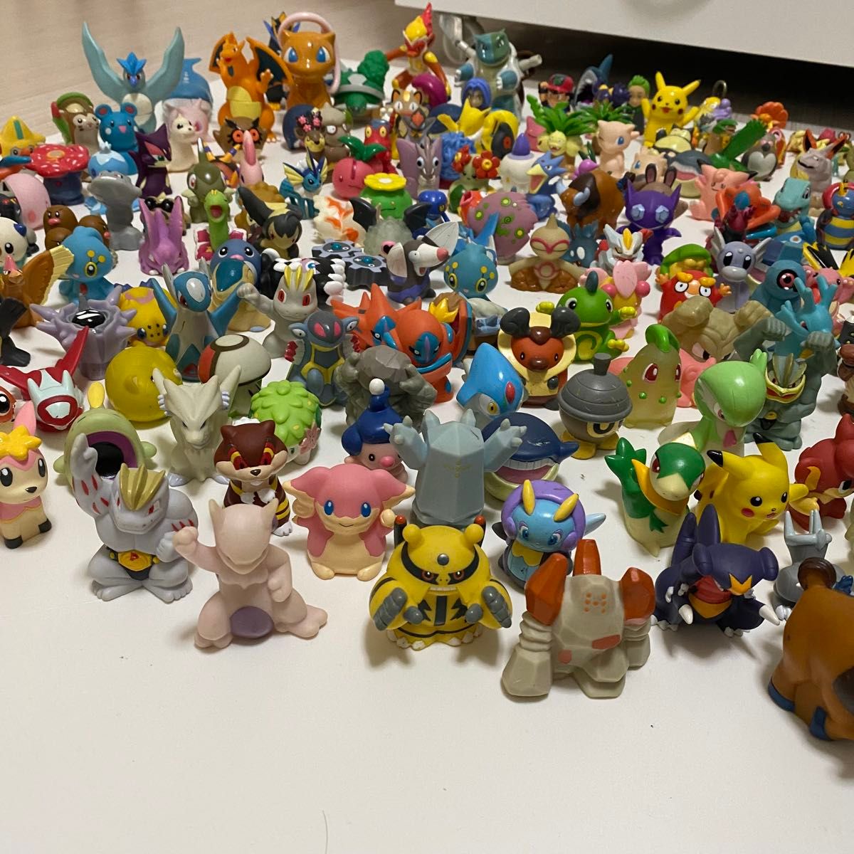 ポケモンキッズ 約340体 大量 指人形 ポケモン ソフビ ポケモンキッズ 約340体 大量 指人形 ポケモン ソフビ