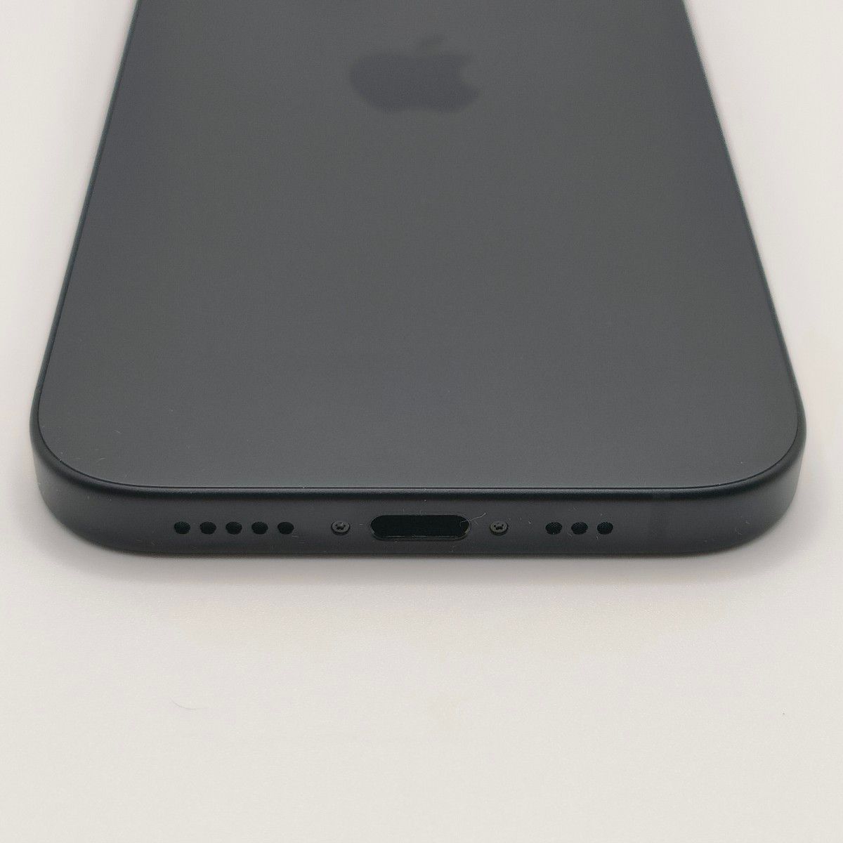 新品同然/純正バッテリー100%】iPhone15 128GB ブラック SIM 新品同然/純正バッテリー100%】iPhone15 128GB ブラック SIM