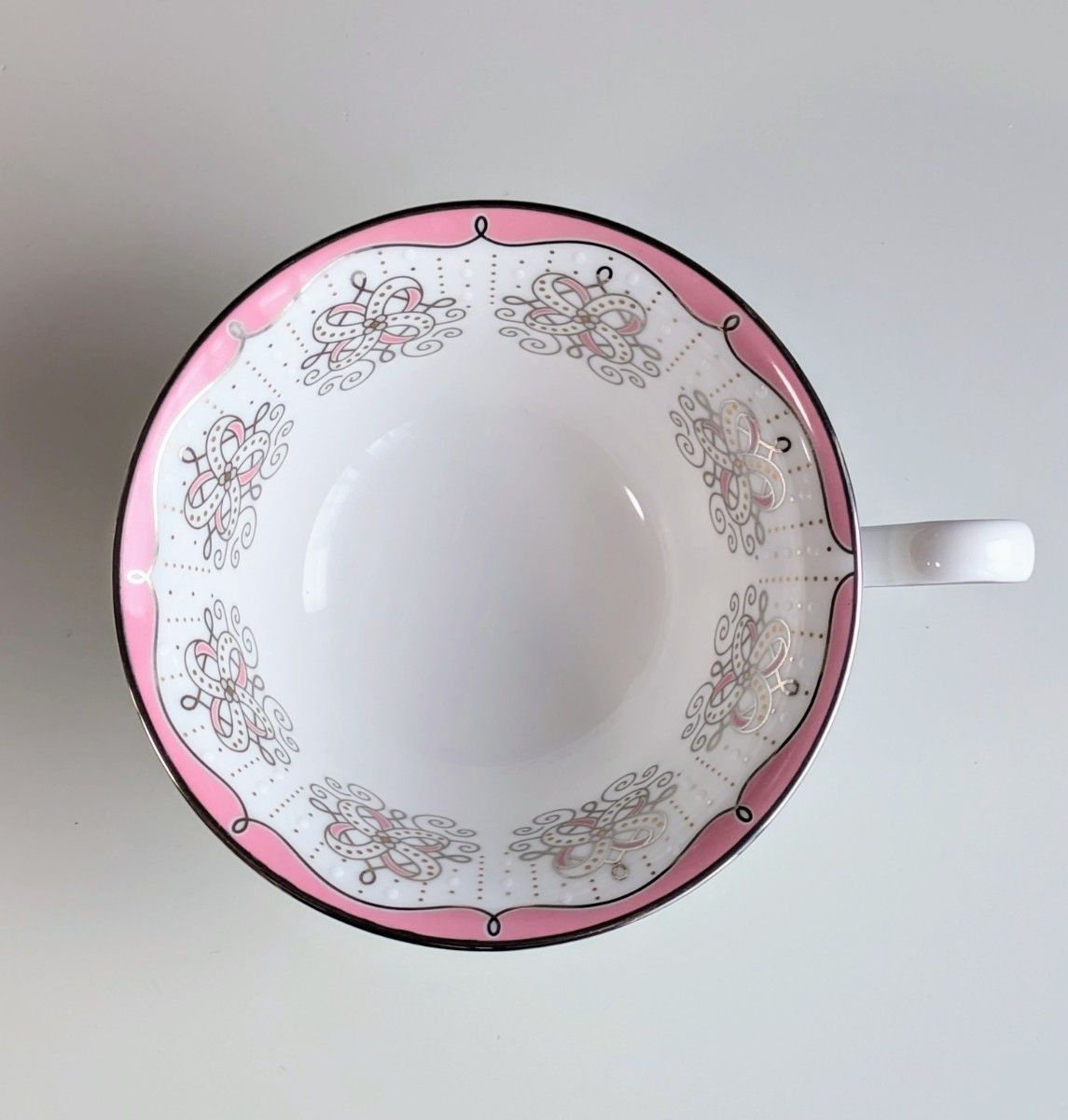 廃盤レア品 WEDGWOOD プシュケ ティーカップ&ソーサー ピンク 廃盤レア品 WEDGWOOD プシュケ ティーカップ&ソーサー ピンク