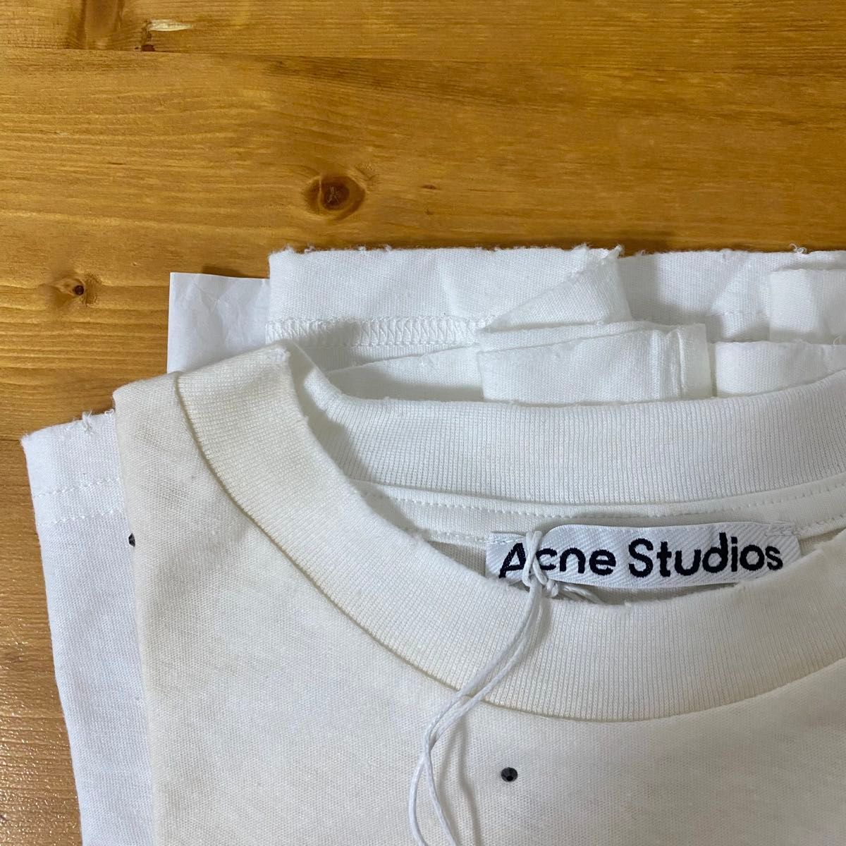 即日発送【新品】Acne Studios STOCKHOLM 1996 ロングスリーブT 即日発送【新品】Acne Studios STOCKHOLM 1996 ロングスリーブT