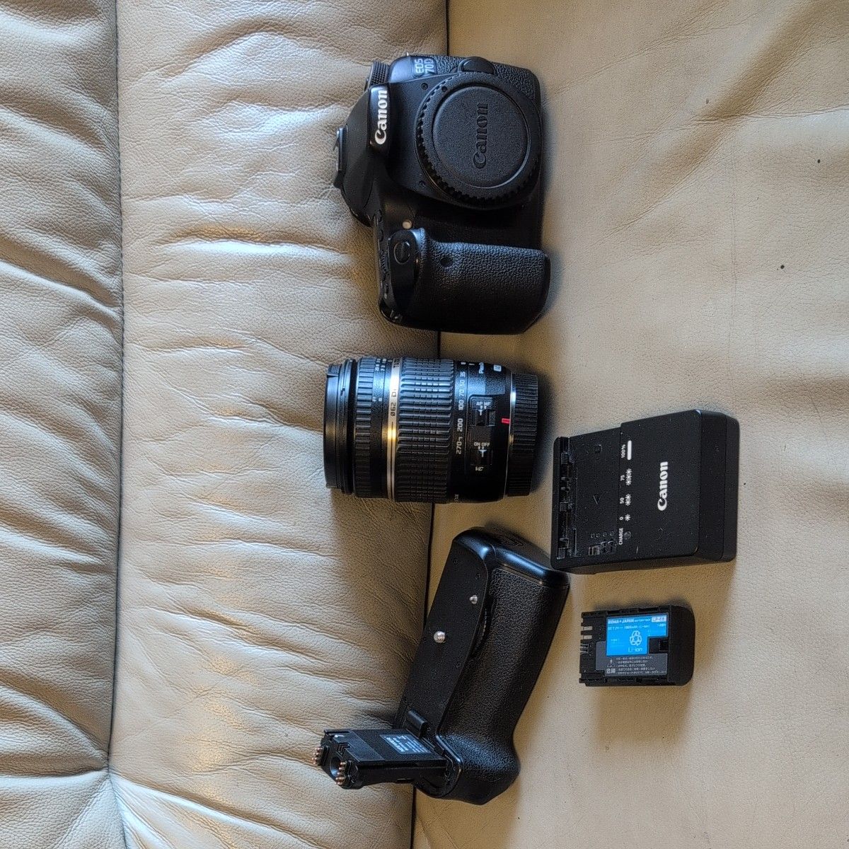 Canon70Dとバッテリーグリップ タムロンレンズ|Yahoo!フリマ Canon70Dとバッテリーグリップ タムロンレンズ|Yahoo!フリマ