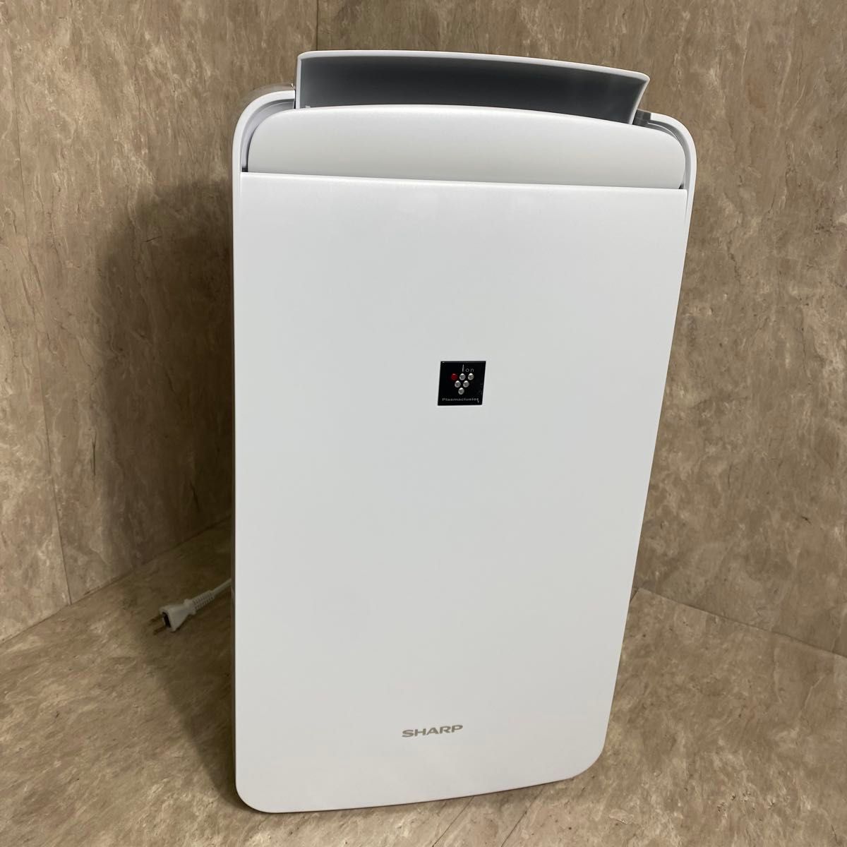 新品未使用 SHARP 冷風機付 衣類乾燥機 除湿機 CM-N100-W 新品未使用 SHARP 冷風機付 衣類乾燥機 除湿機 CM-N100-W