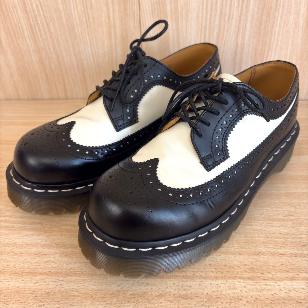 美品 大人気】Dr Martens ドクターマーチン ウィングチップ 5 美品 大人気】Dr Martens ドクターマーチン ウィングチップ 5