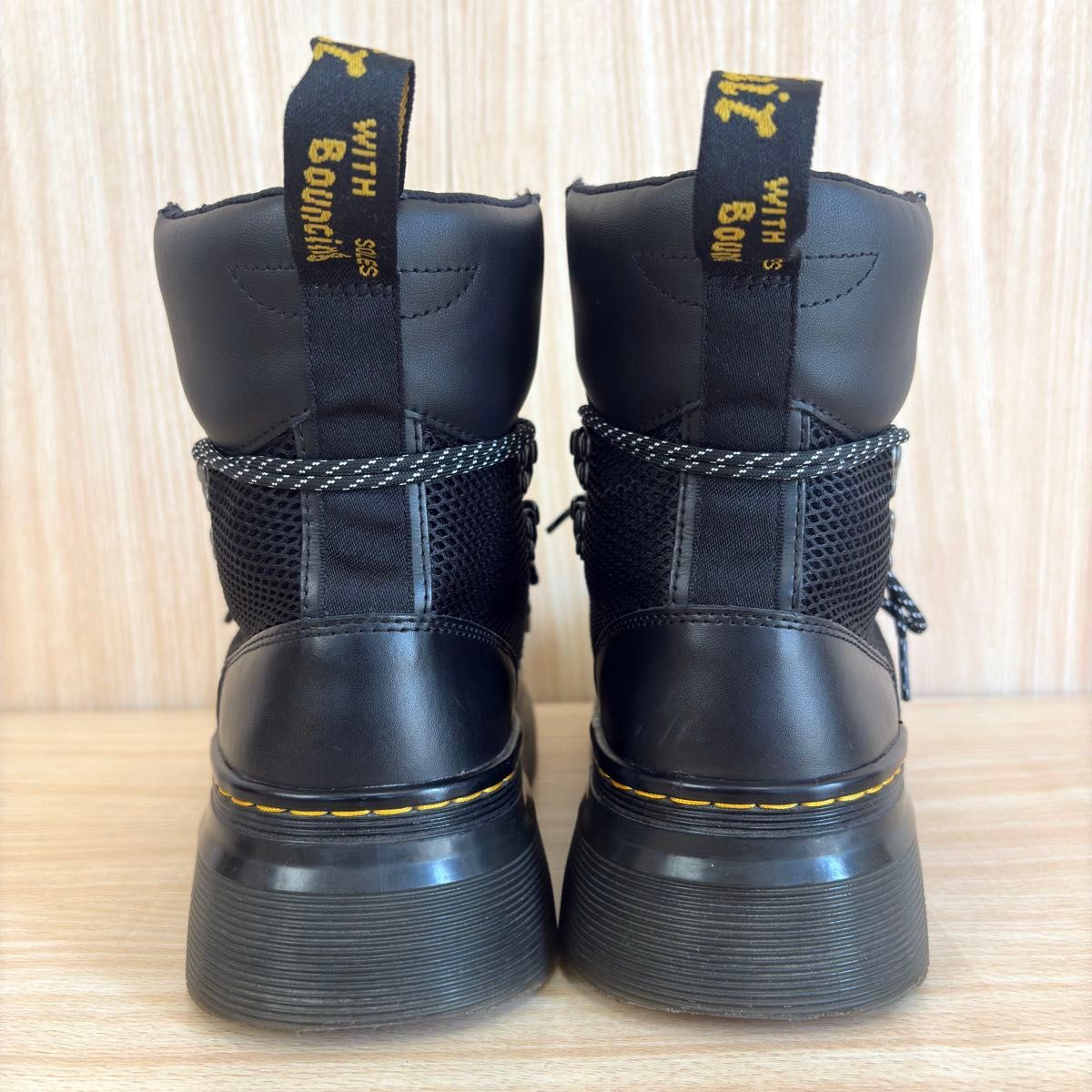 美品】Dr Martens ドクターマーチン TARIK TG 8ホール メッシュ 美品】Dr Martens ドクターマーチン TARIK TG 8ホール メッシュ