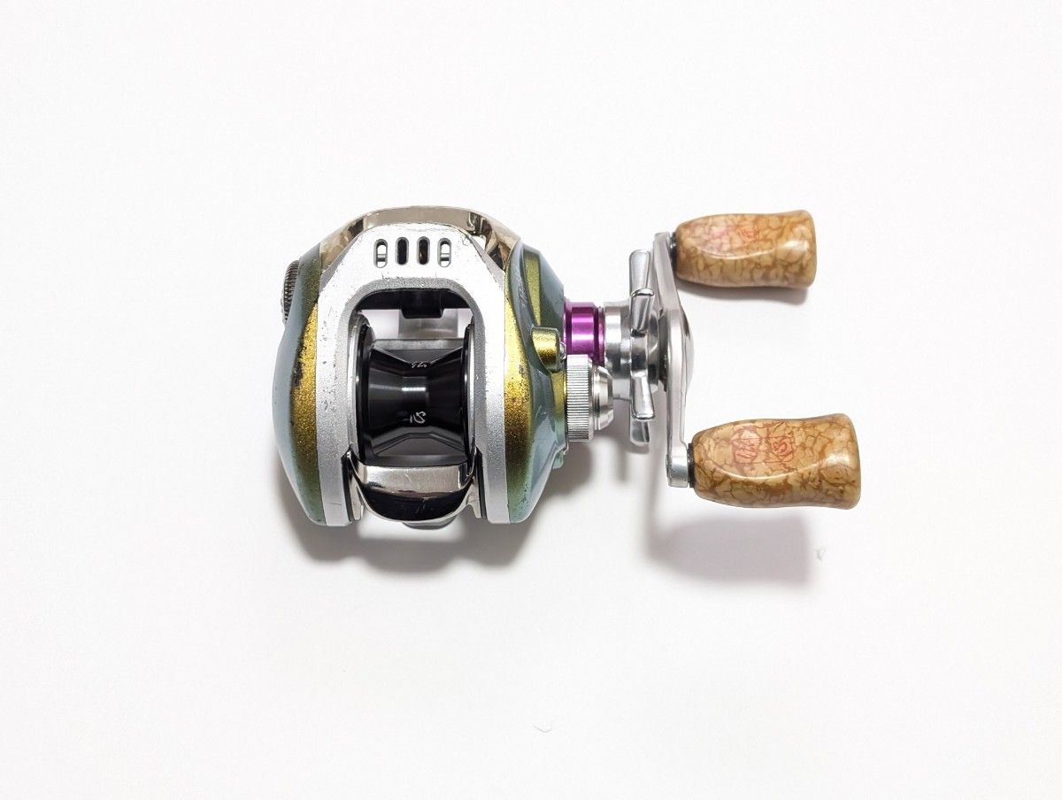 ダイワ メガバス コラボ限定 TD-ito103M 右ハンドル 右巻 鬼手 ダイワ メガバス コラボ限定 TD-ito103M 右ハンドル 右巻 鬼手