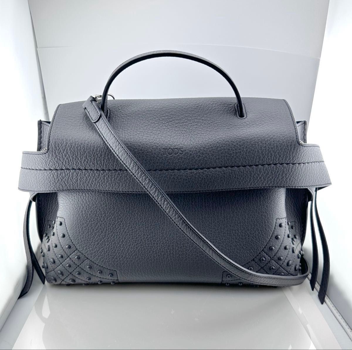 極極超美品】TOD'S ウェーブ 2WAYバッグ ハンド ショルダー 極極超美品】TOD'S ウェーブ 2WAYバッグ ハンド ショルダー