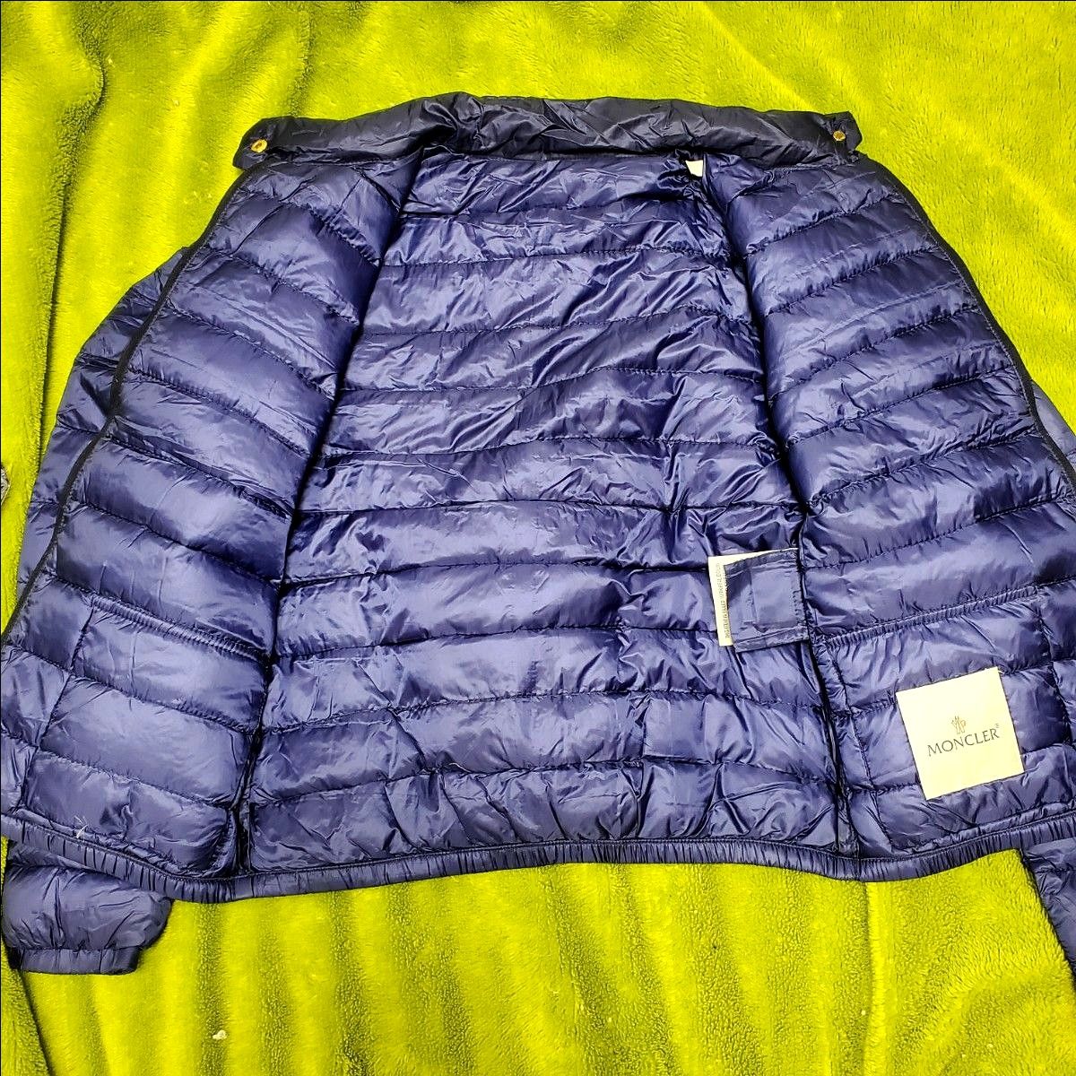 収納袋付 レア色 MONCLER ライト ダウン ジャケット 収納袋付 レア色 MONCLER ライト ダウン ジャケット
