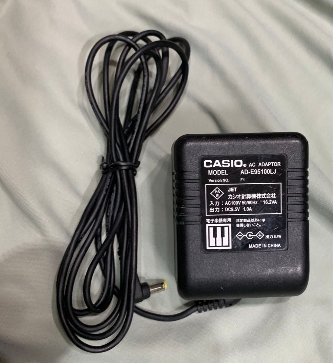 中古キーボード カシオ CTK-4200 CASIO 動作確認済み 譜面台と 中古キーボード カシオ CTK-4200 CASIO 動作確認済み 譜面台と