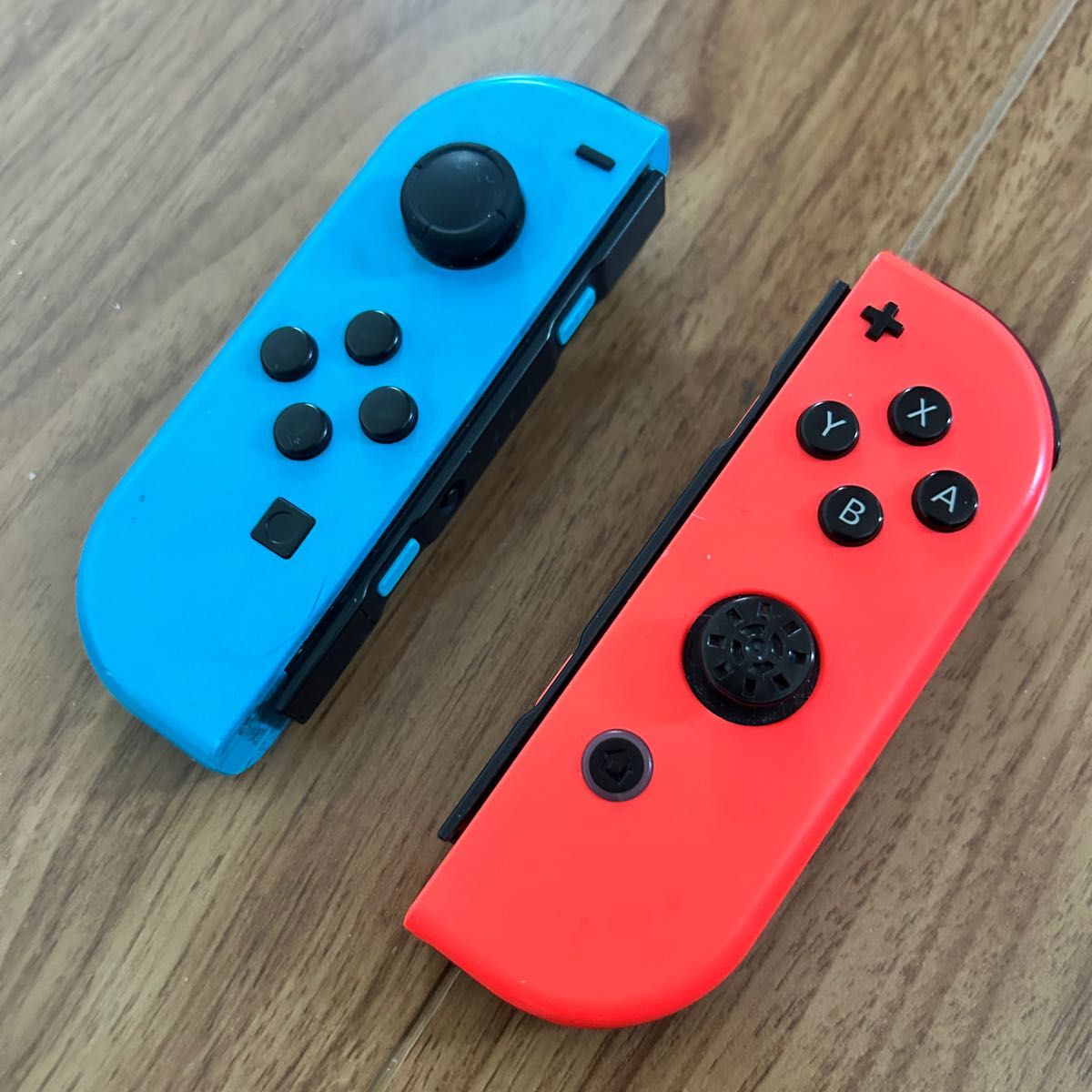 Nintendo Switch Joy-Con 2個セット ネオンレッド/ネオンブルー Nintendo Switch Joy-Con 2個セット ネオンレッド/ネオンブルー