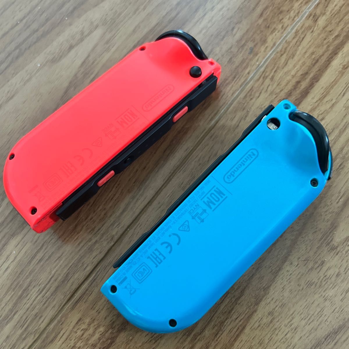 Nintendo Switch Joy-Con 2個セット ネオンレッド/ネオンブルー Nintendo Switch Joy-Con 2個セット ネオンレッド/ネオンブルー