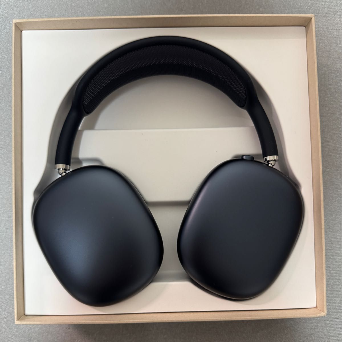 AirPods Max 新古品 Apple ワイヤレスヘッドホン スペースグレイ AirPods Max 新古品 Apple ワイヤレスヘッドホン スペースグレイ