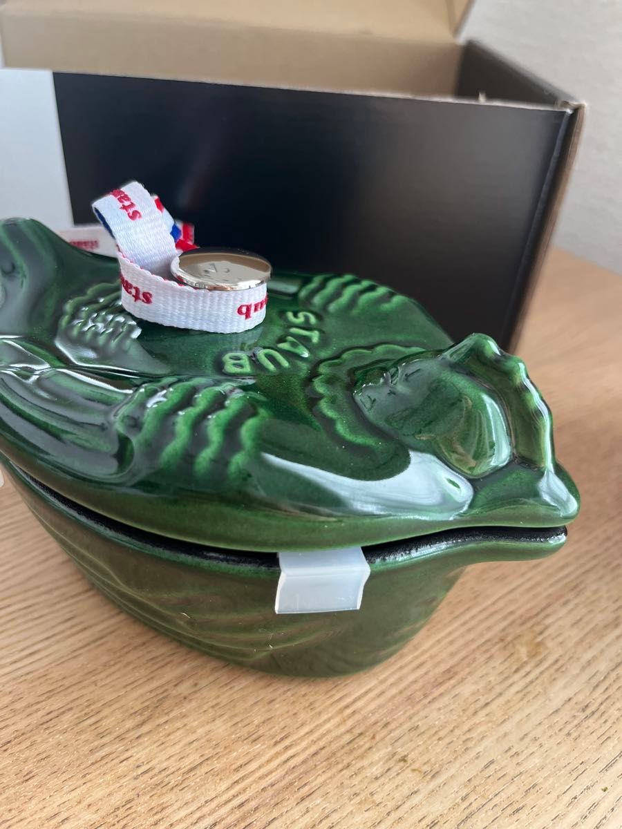 新品未使用】ストウブ スモールチキン 11 cm バジルグリーン 新品未使用】ストウブ スモールチキン 11 cm バジルグリーン