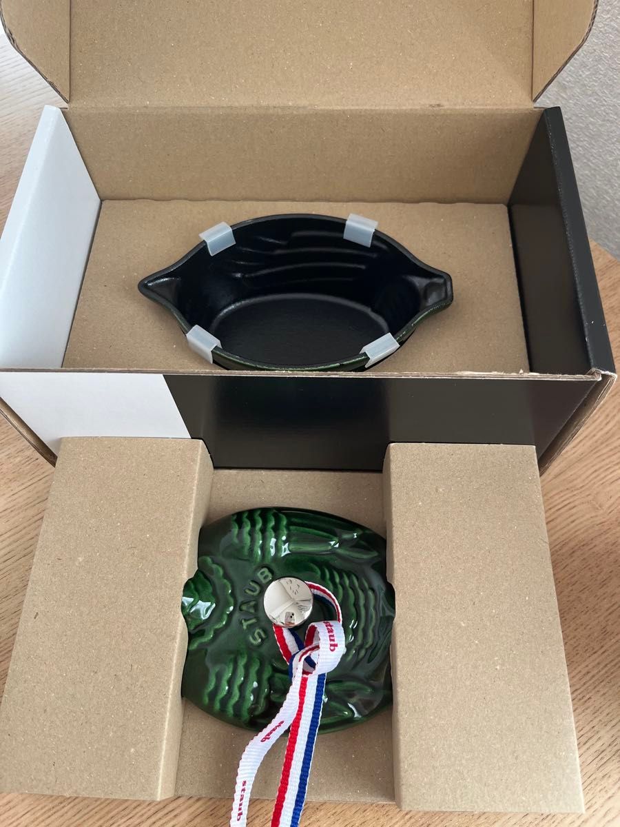 新品未使用】ストウブ スモールチキン 11 cm バジルグリーン 新品未使用】ストウブ スモールチキン 11 cm バジルグリーン