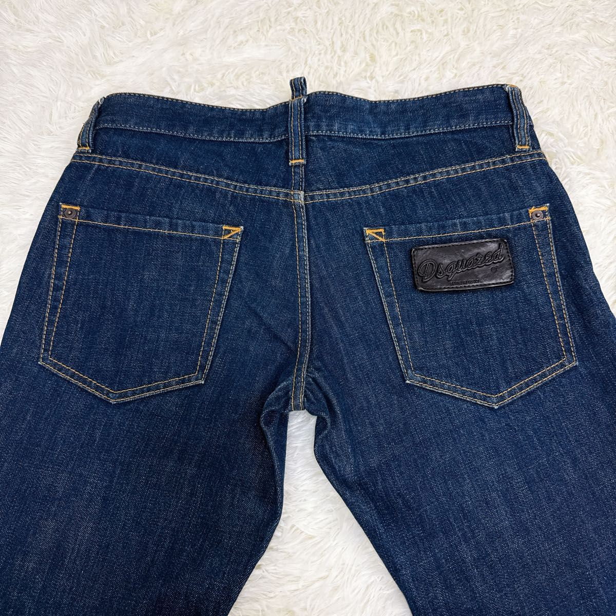 美品 DSQUARED2 ディースクエアード ストレートデニム 46 濃紺 美品 DSQUARED2 ディースクエアード ストレートデニム 46 濃紺