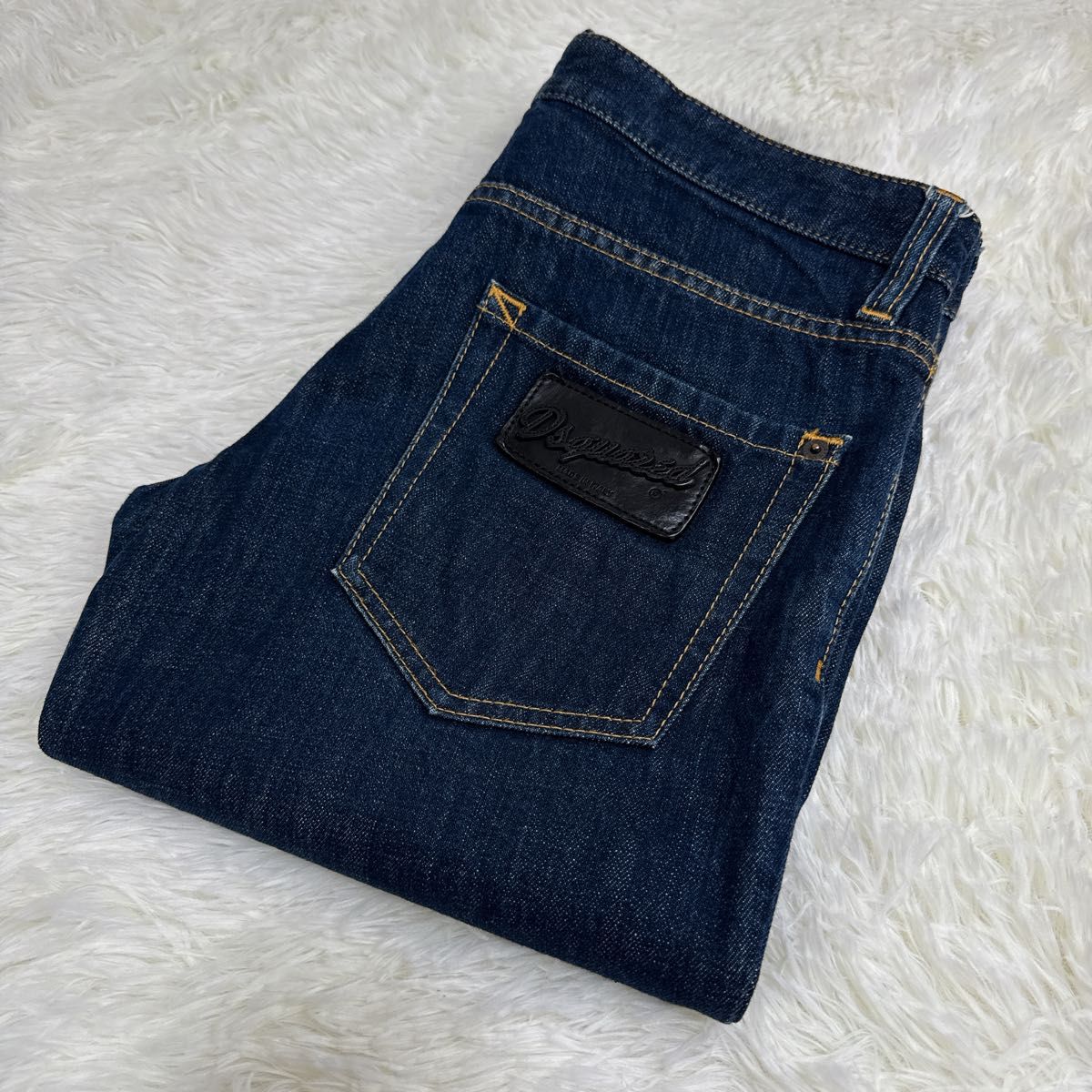 美品 DSQUARED2 ディースクエアード ストレートデニム 46 濃紺 美品 DSQUARED2 ディースクエアード ストレートデニム 46 濃紺