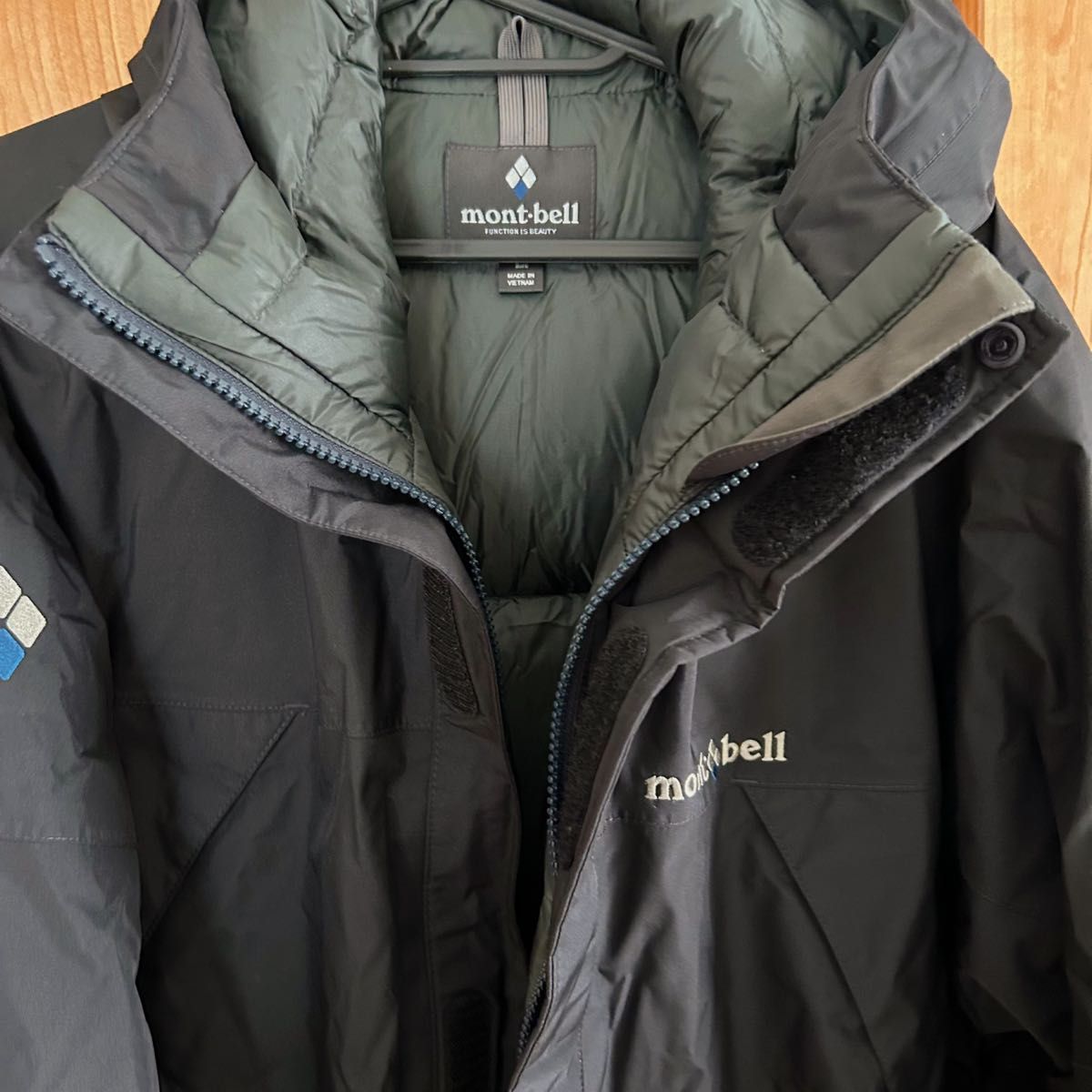 1回着用】モンベル GORE-TEX パウダーランドパーカ L ブラック 1回着用】モンベル GORE-TEX パウダーランドパーカ L ブラック