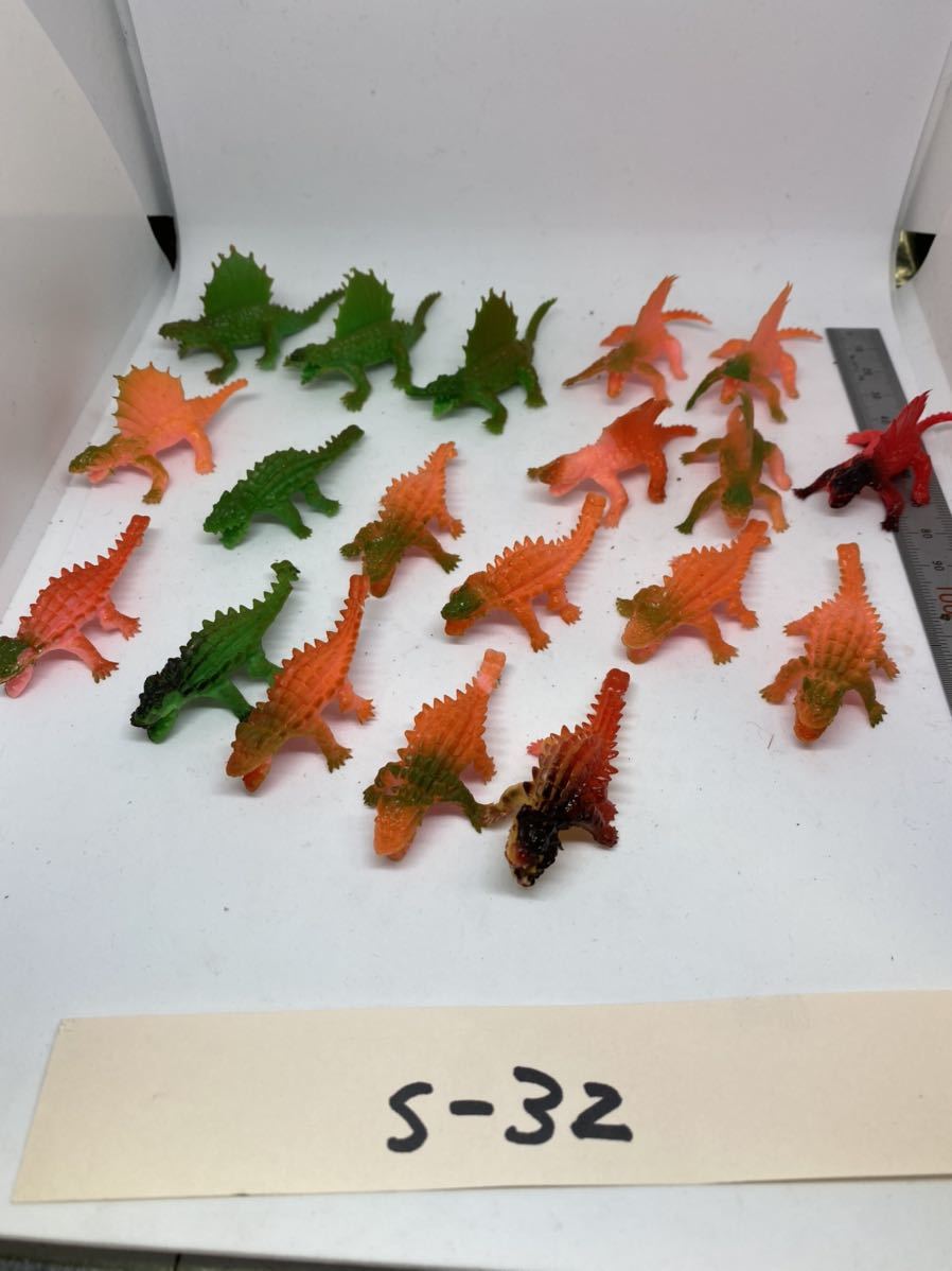 ヤフオク 大量 当時もの 恐竜 ゴム人形 昭和のおもちゃ レ ヤフオク 大量 当時もの 恐竜 ゴム人形 昭和のおもちゃ レ