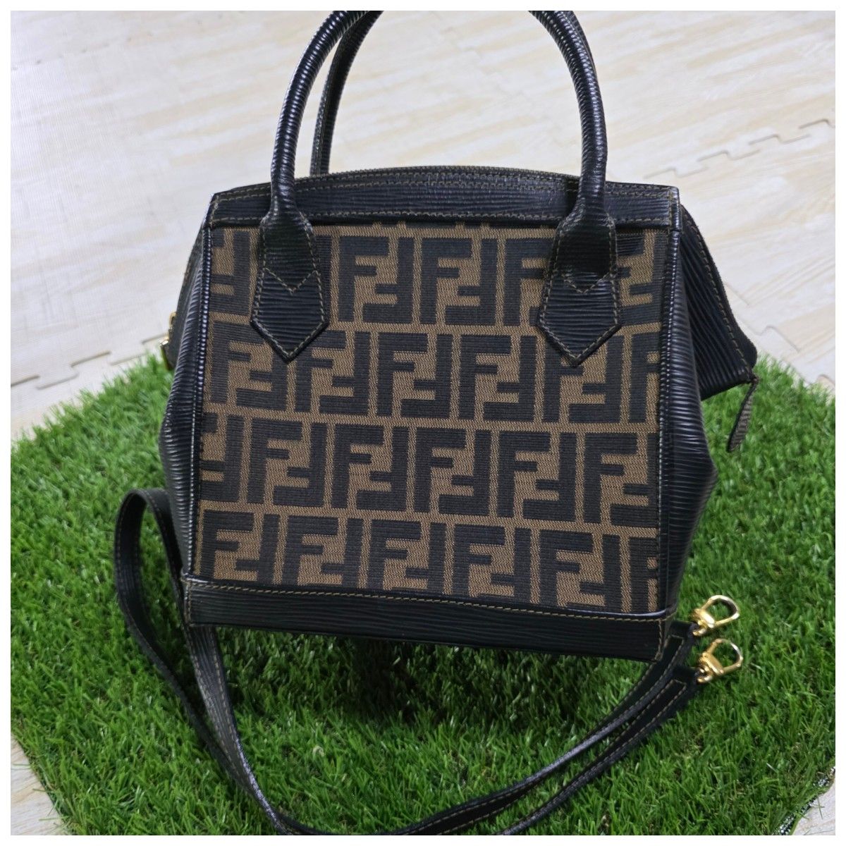 極美品》FENDI /2wayバッグ/ハンドバッグ/ズッカ柄/【14159 極美品》FENDI /2wayバッグ/ハンドバッグ/ズッカ柄/【14159