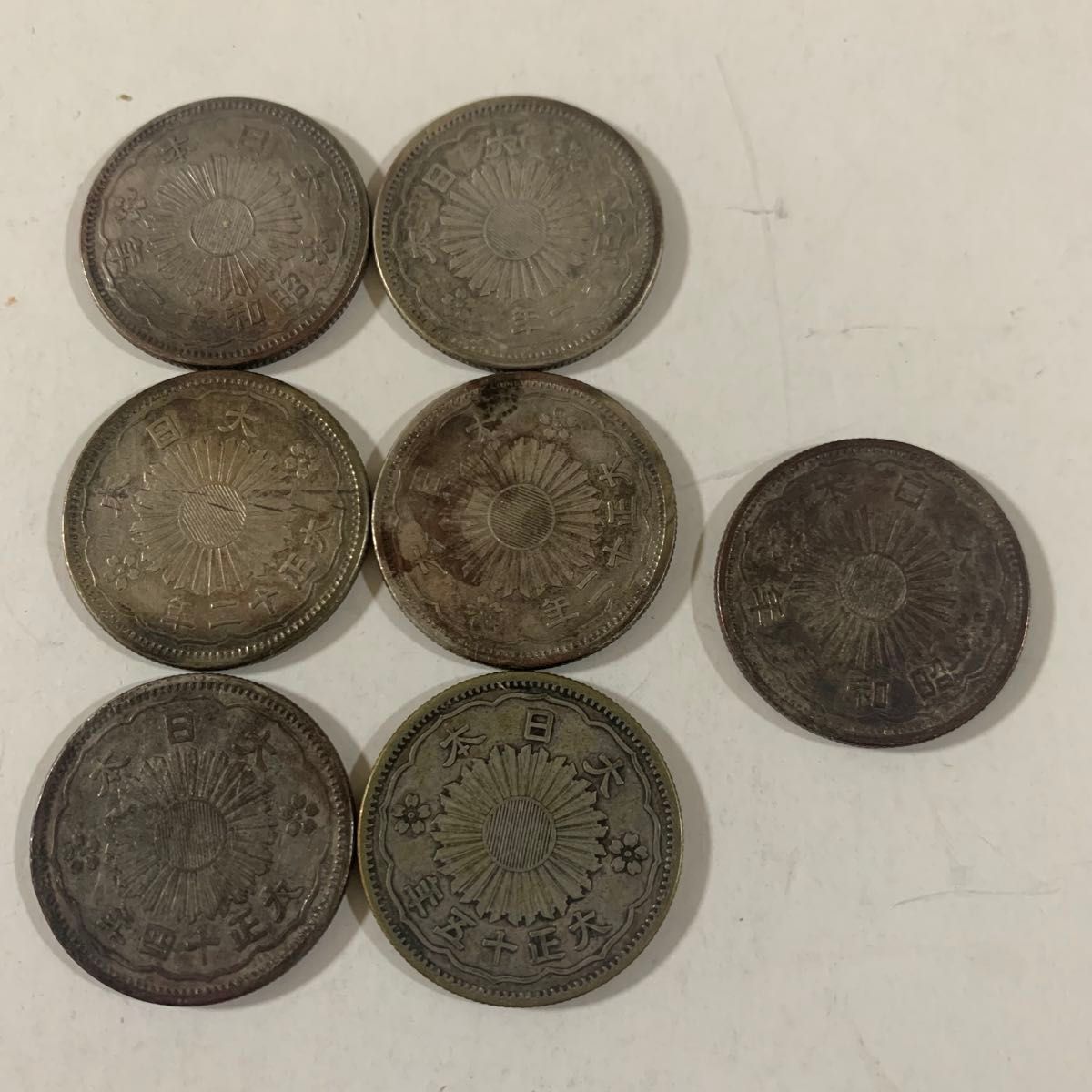 小型50銭銀貨/鳳凰五十銭銀貨 古銭 7枚まとめ売り|Yahoo!フリマ 小型50銭銀貨/鳳凰五十銭銀貨 古銭 7枚まとめ売り|Yahoo!フリマ