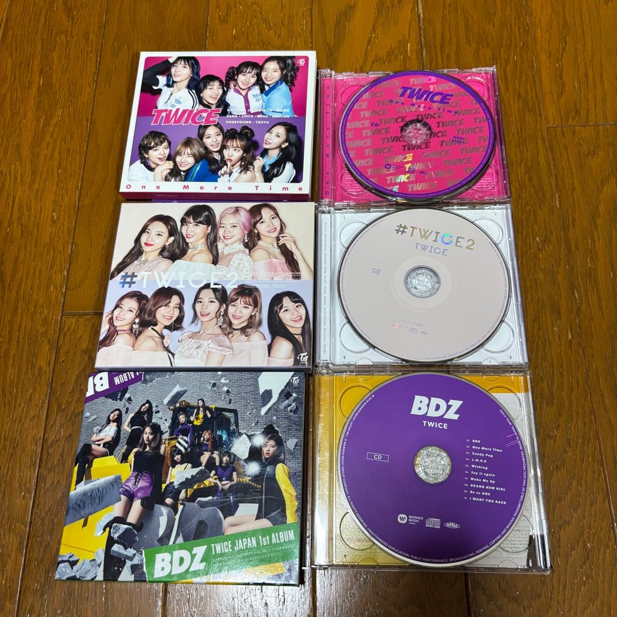 TWICE トゥワイス アルバム CD まとめ売り トレカ 付属品付き TWICE トゥワイス アルバム CD まとめ売り トレカ 付属品付き