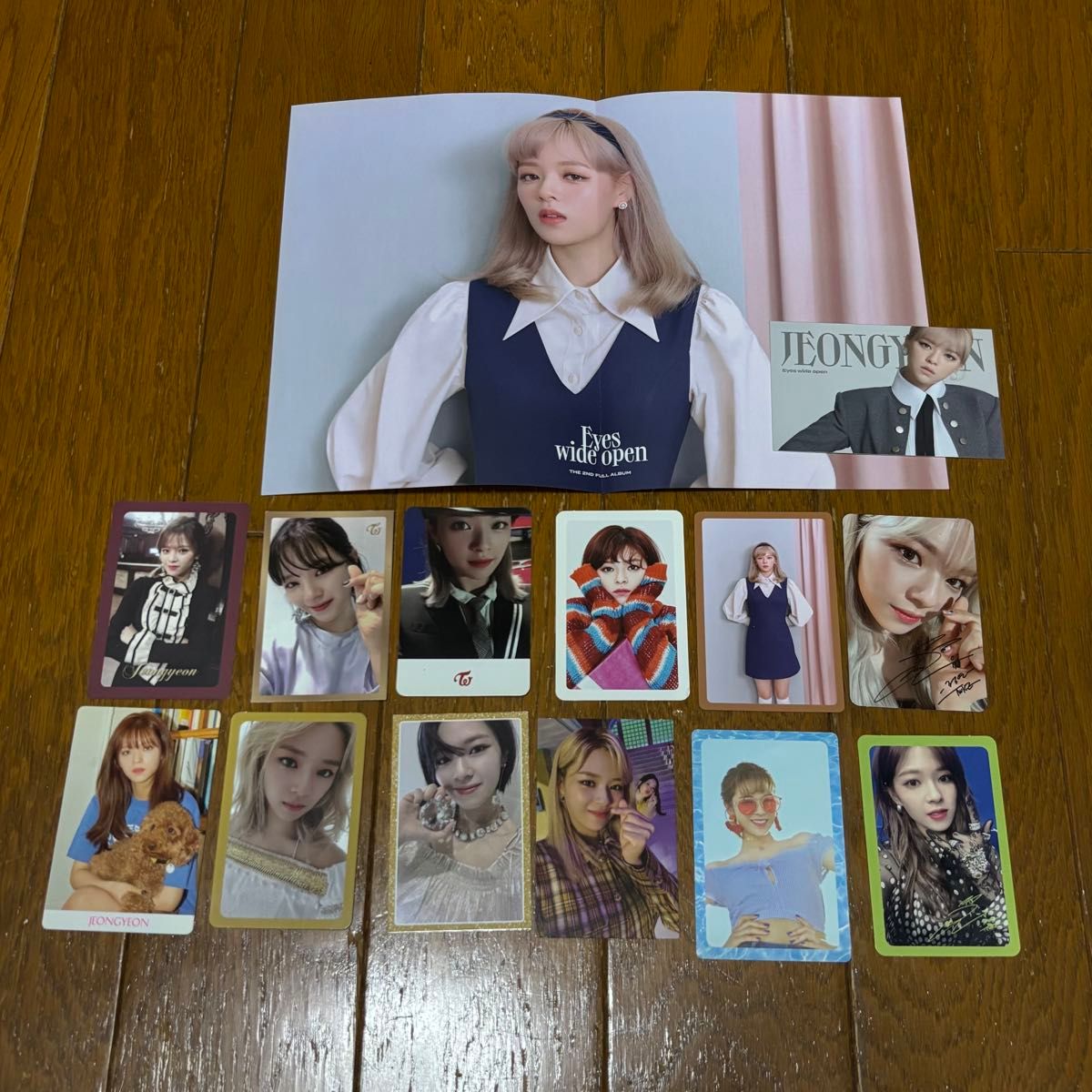 TWICE トゥワイス アルバム CD まとめ売り トレカ 付属品付き TWICE トゥワイス アルバム CD まとめ売り トレカ 付属品付き