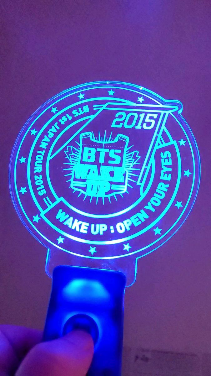 BTS レア 2015 ケースつき ペンライト 1st ツアーWake Up Open Your Eyes 電池つき