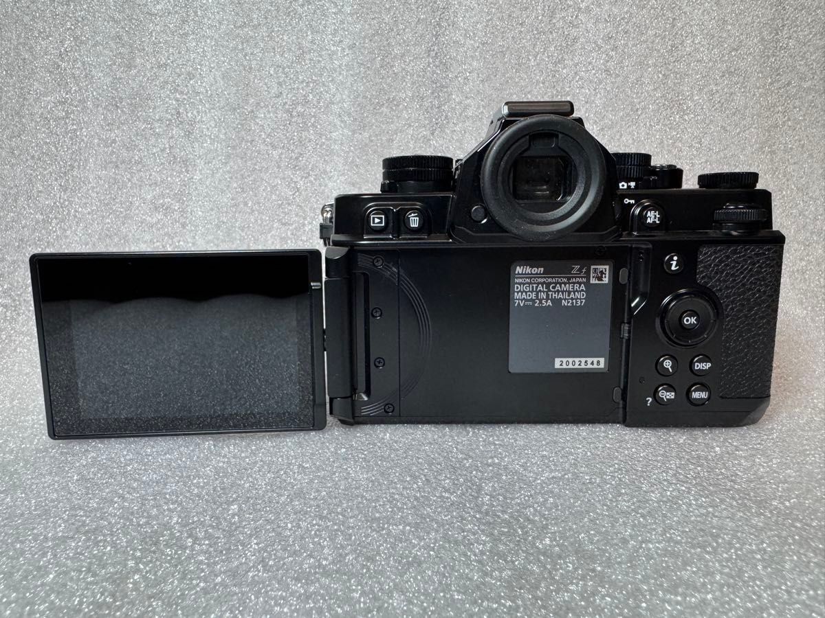 ミラーレスカメラ Nikon Zf(ボディ本体)箱・付属品ほか特典 ミラーレスカメラ Nikon Zf(ボディ本体)箱・付属品ほか特典
