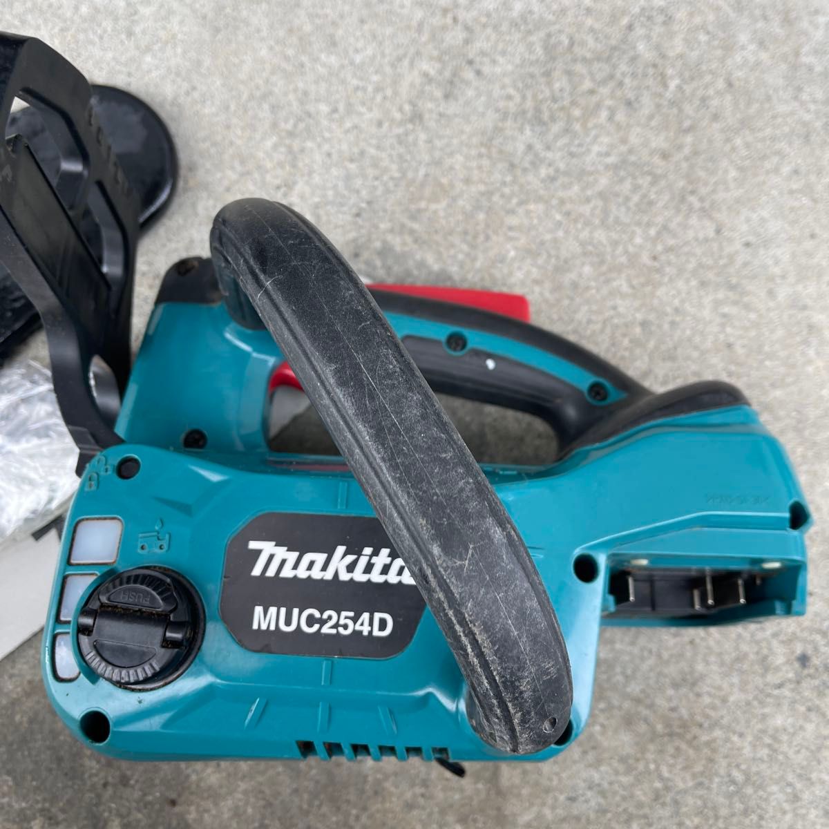 ジャンク マキタ makita MUC254D 充電式チェーンソー 18V|Yahoo ジャンク マキタ makita MUC254D 充電式チェーンソー 18V|Yahoo