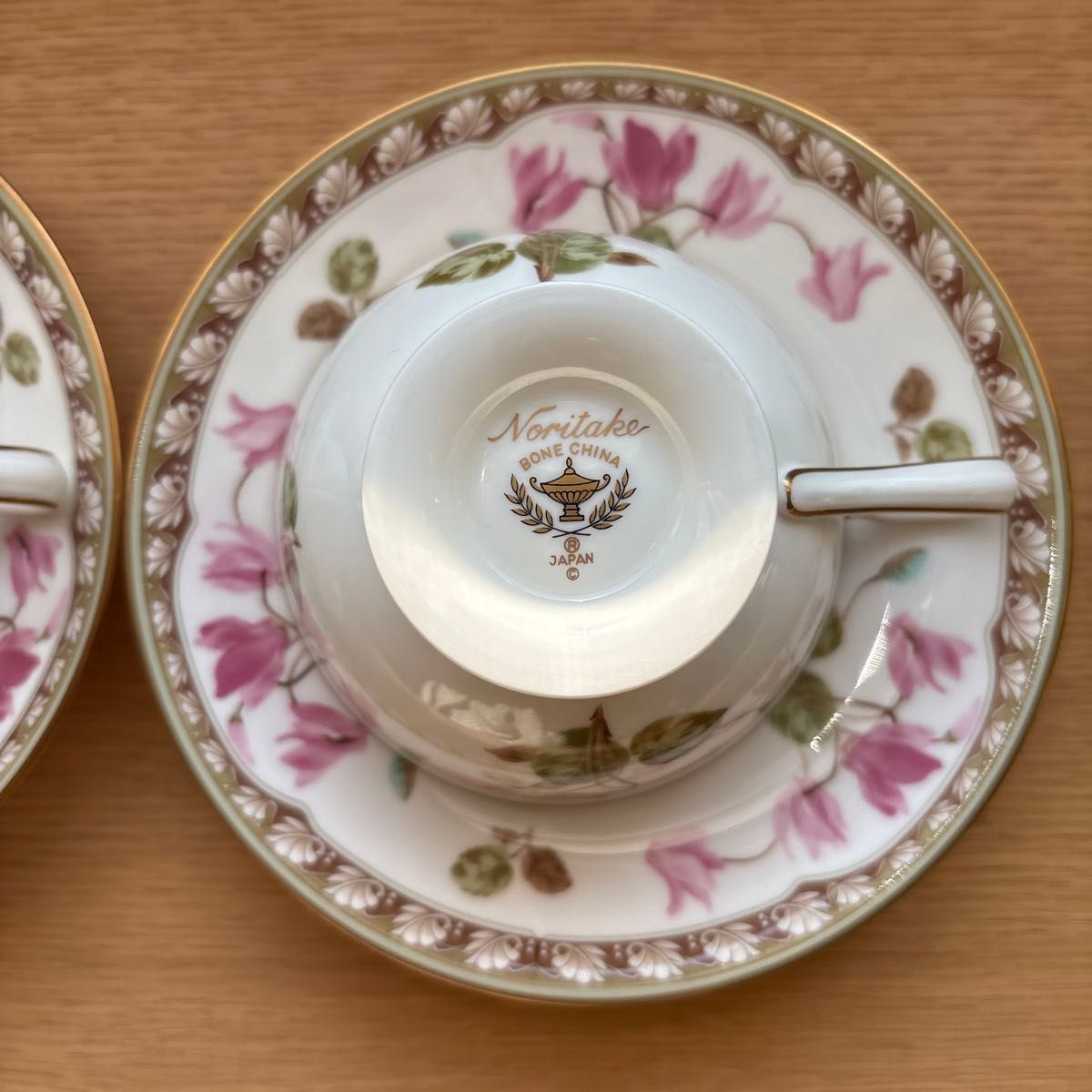ノリタケ Noritake BORN CHINA カップ&ソーサー シクラメン ノリタケ Noritake BORN CHINA カップ&ソーサー シクラメン