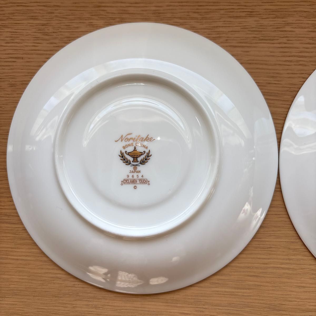 ノリタケ Noritake BORN CHINA カップ&ソーサー シクラメン ノリタケ Noritake BORN CHINA カップ&ソーサー シクラメン