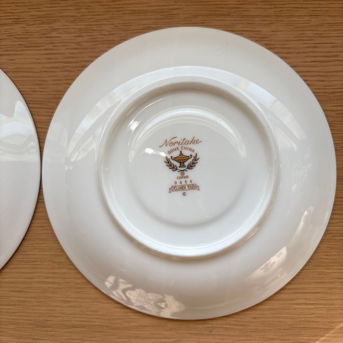ノリタケ Noritake BORN CHINA カップ&ソーサー シクラメン ノリタケ Noritake BORN CHINA カップ&ソーサー シクラメン