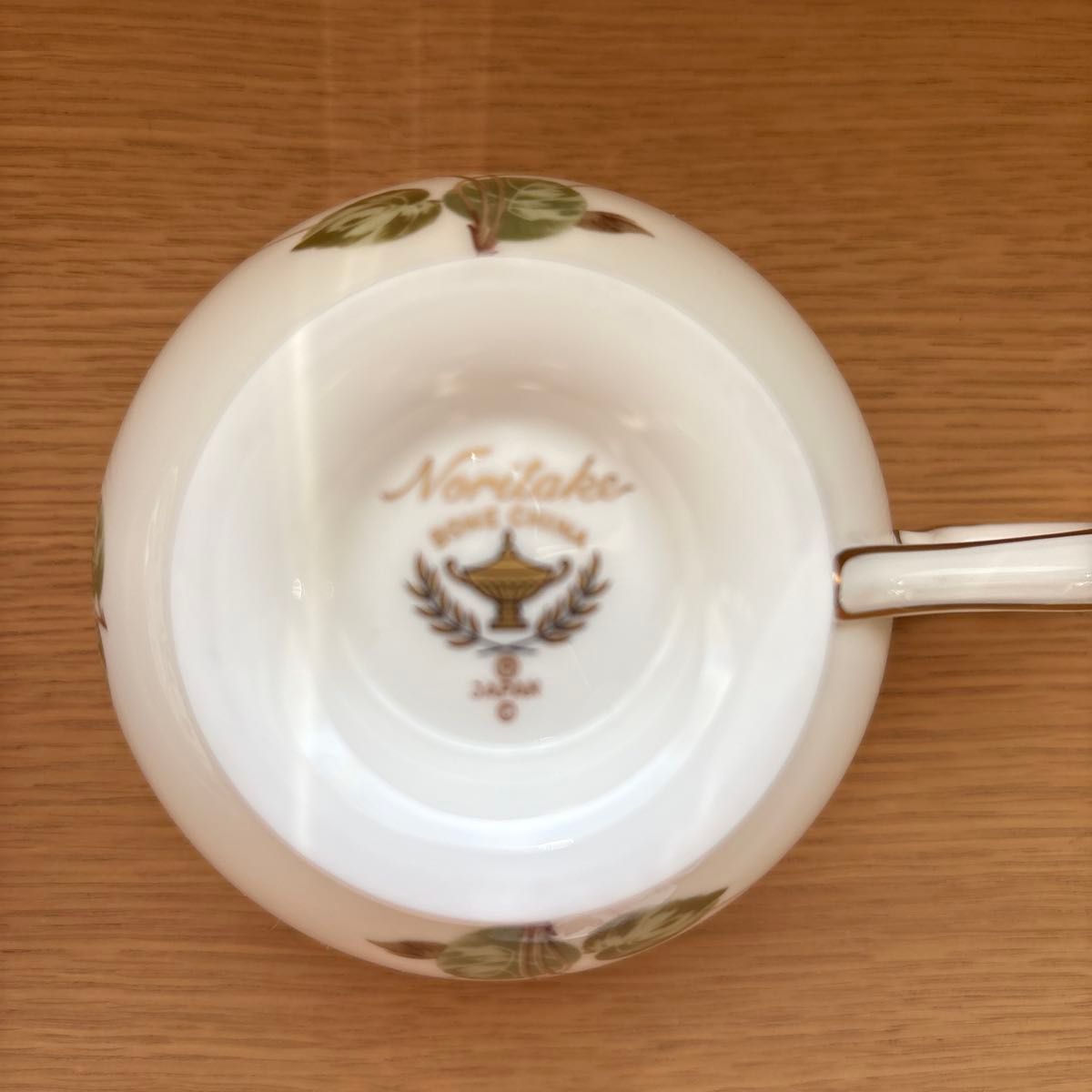 ノリタケ Noritake BORN CHINA カップ&ソーサー シクラメン ノリタケ Noritake BORN CHINA カップ&ソーサー シクラメン