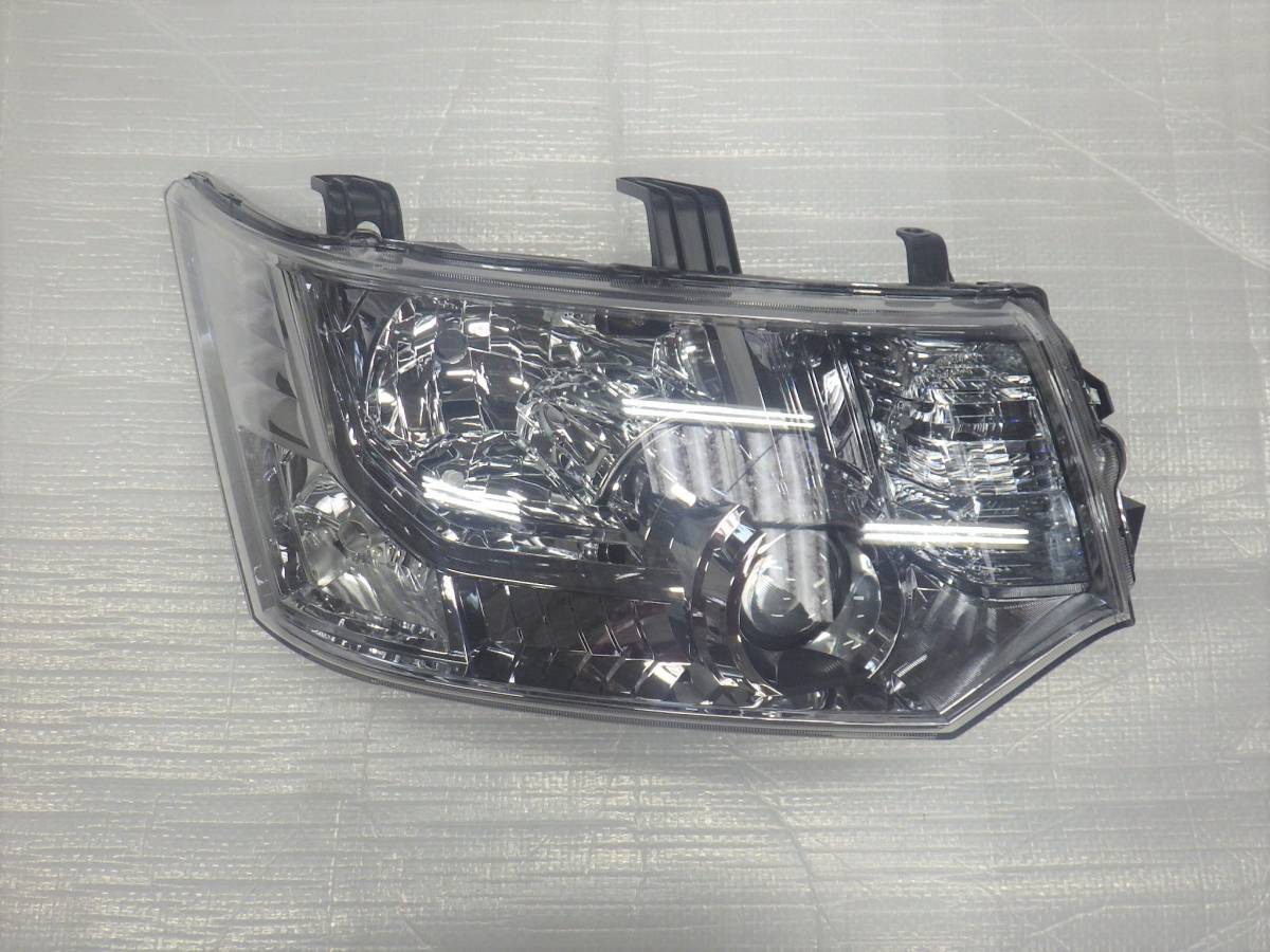 送料無料 匿名配送 新品未使用 新品未使用 デリカ D5 CV5W 純正HID 右